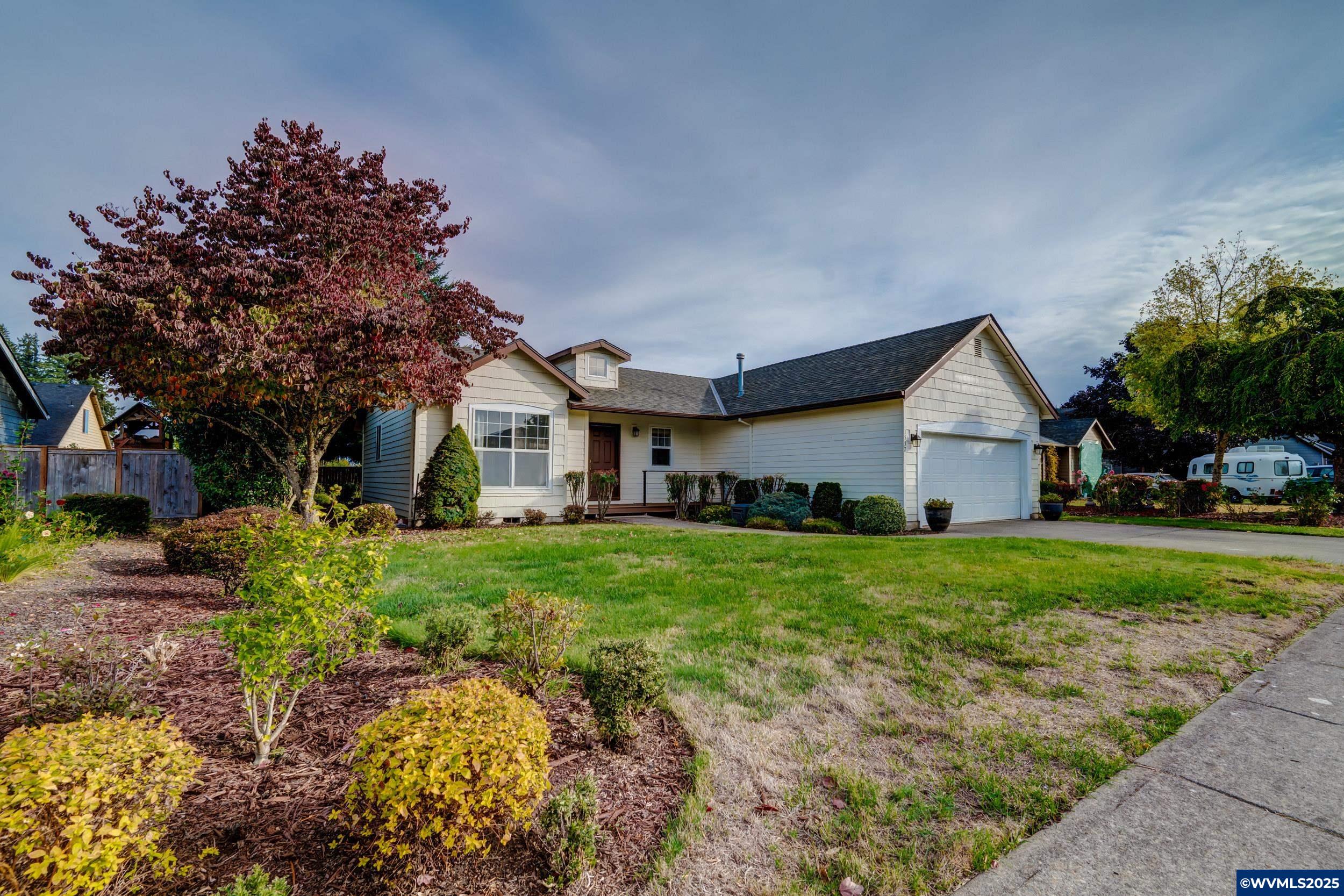 1537 Hummingbird Ln