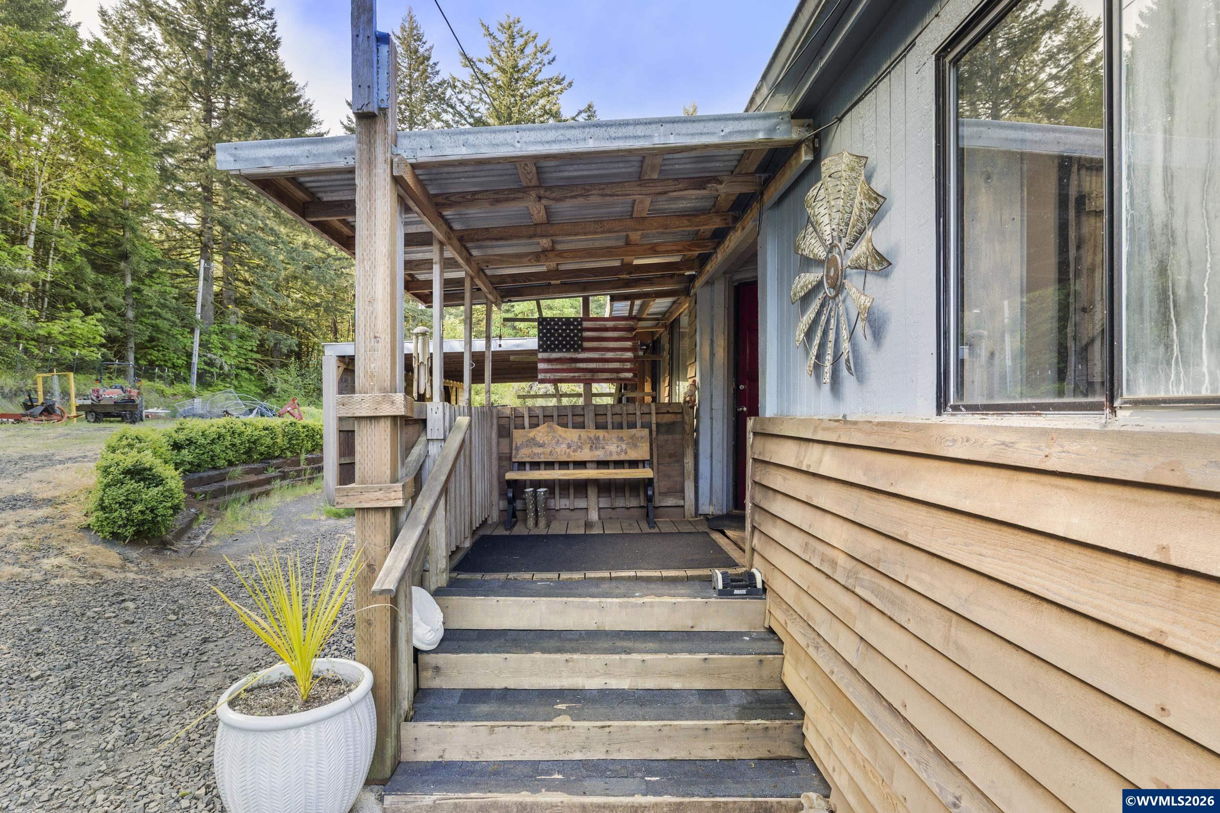 3543 Crooked Finger Rd NE