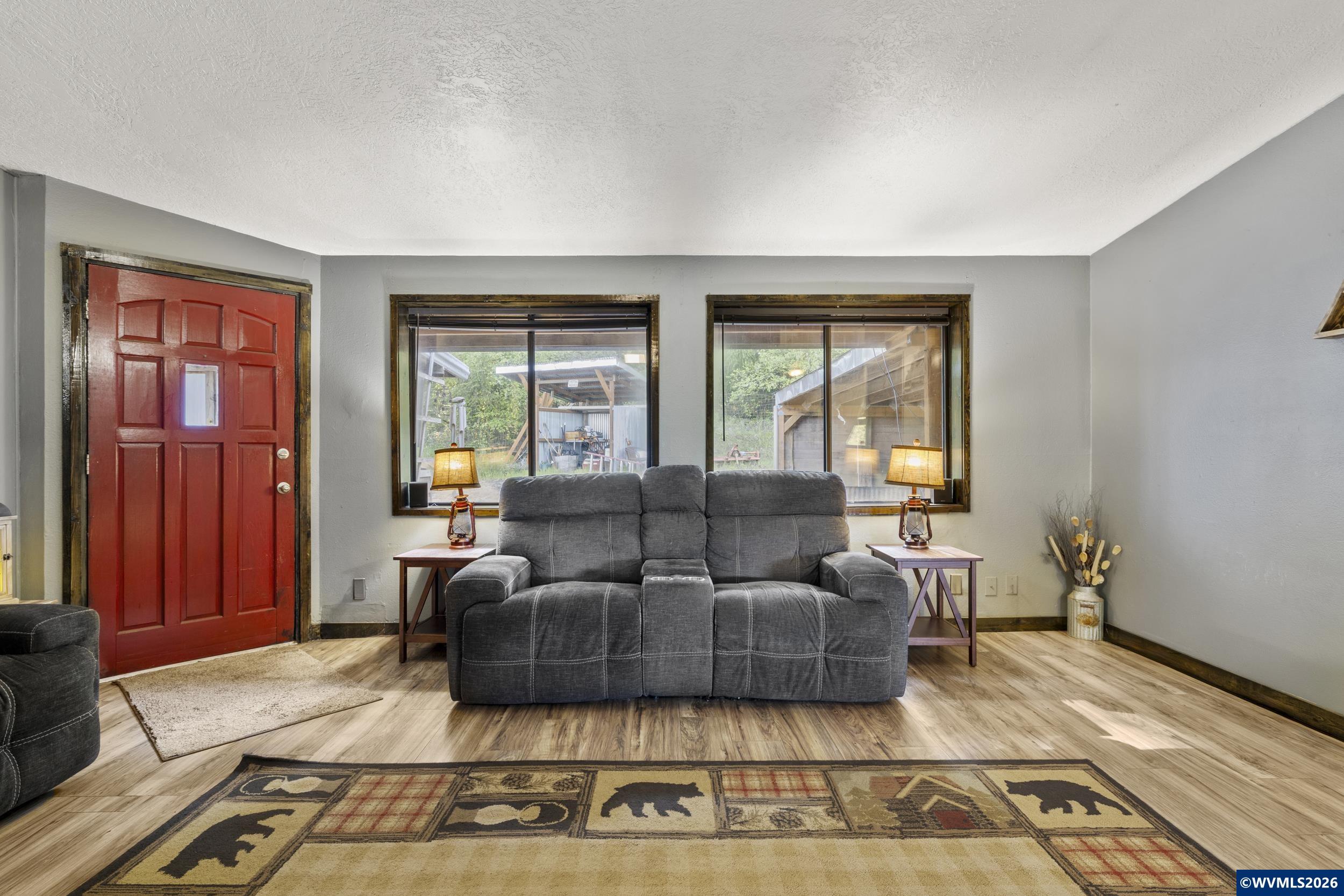 3543 Crooked Finger Rd NE