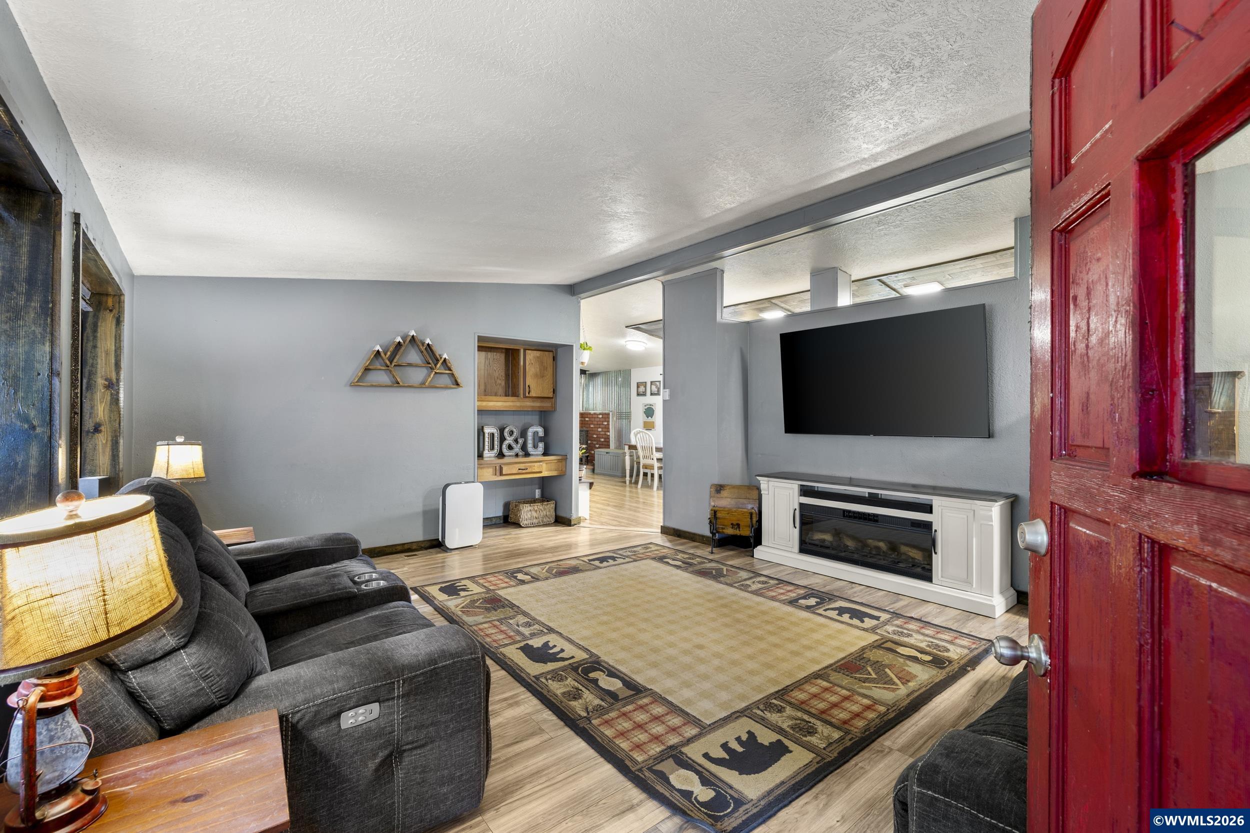 3543 Crooked Finger Rd NE