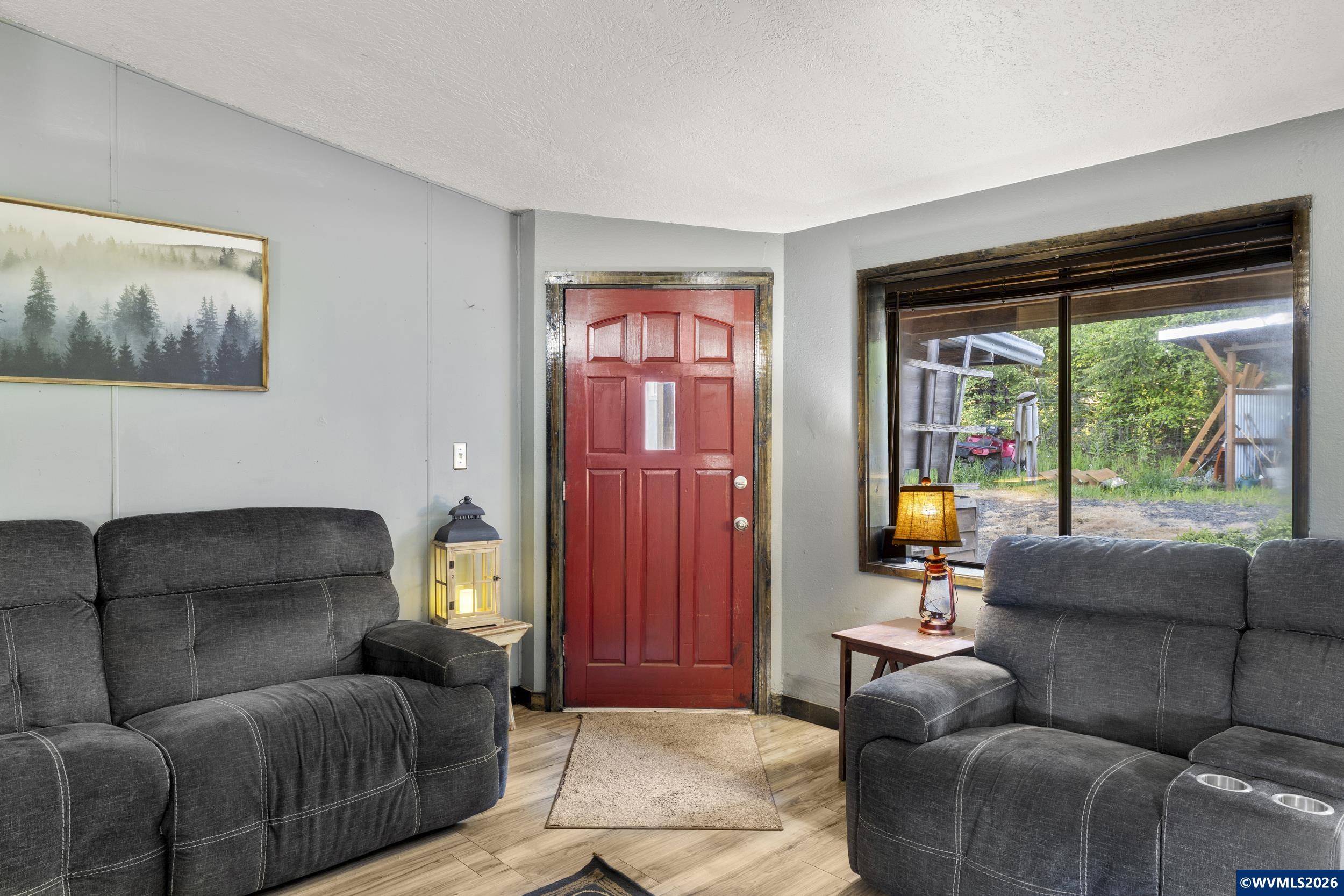 3543 Crooked Finger Rd NE