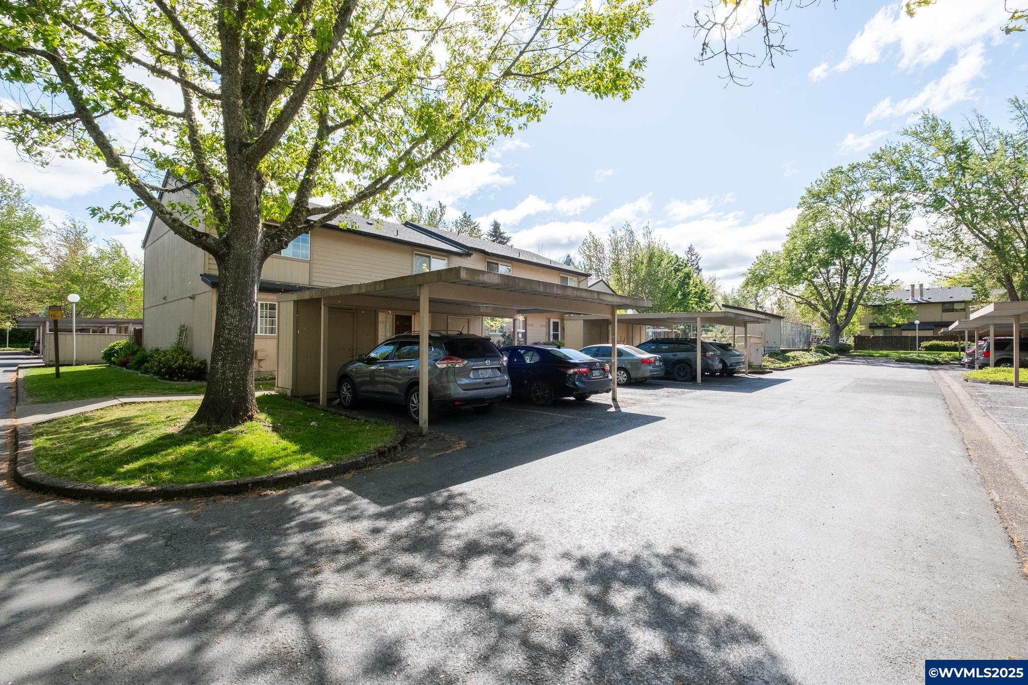 Eugene, Oregon 97402, United States, 2 Bedrooms Bedrooms, ,2 BathroomsBathrooms,Residential,Pending,125914