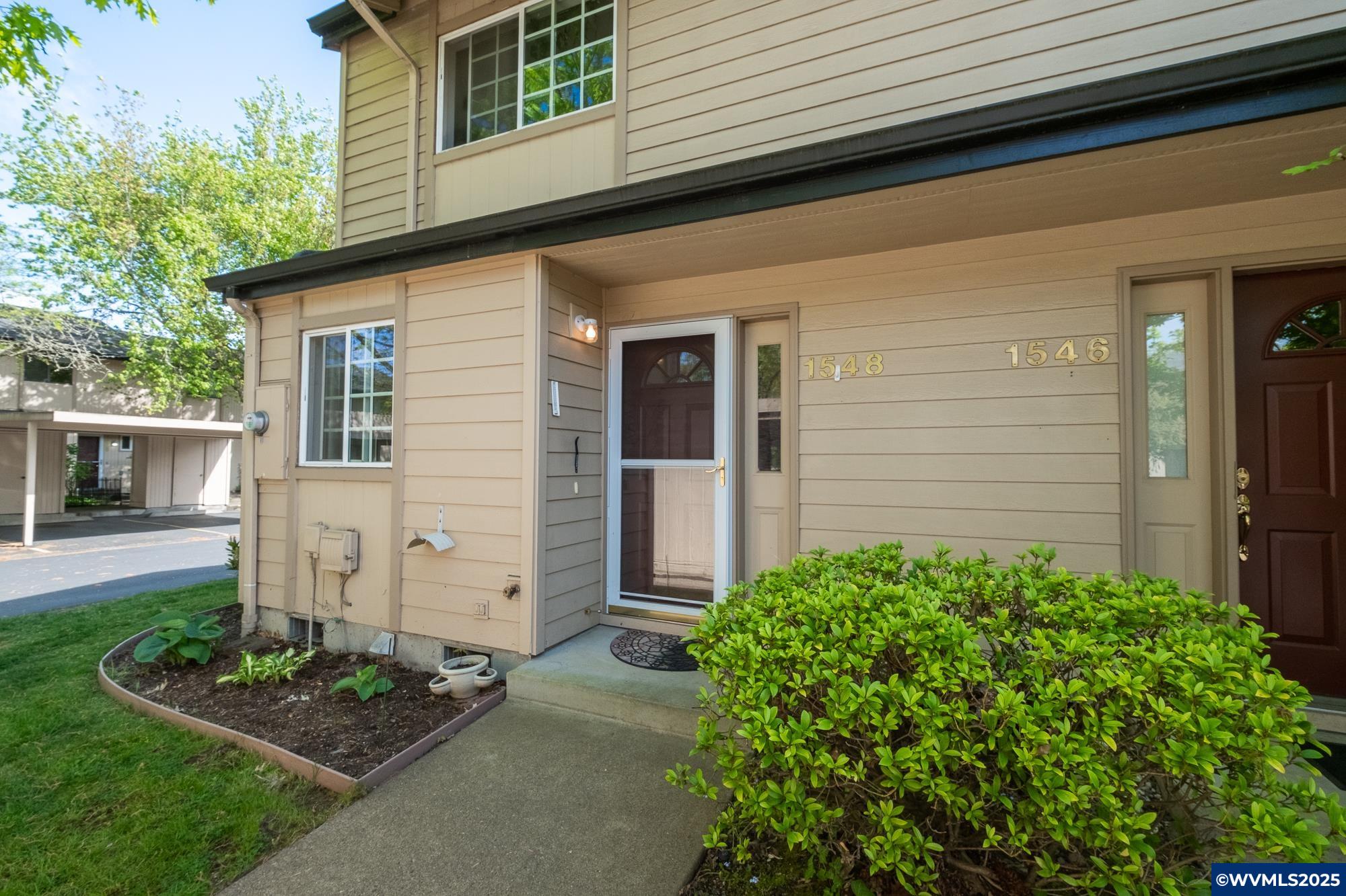 Eugene, Oregon 97402, United States, 2 Bedrooms Bedrooms, ,2 BathroomsBathrooms,Residential,Pending,125914