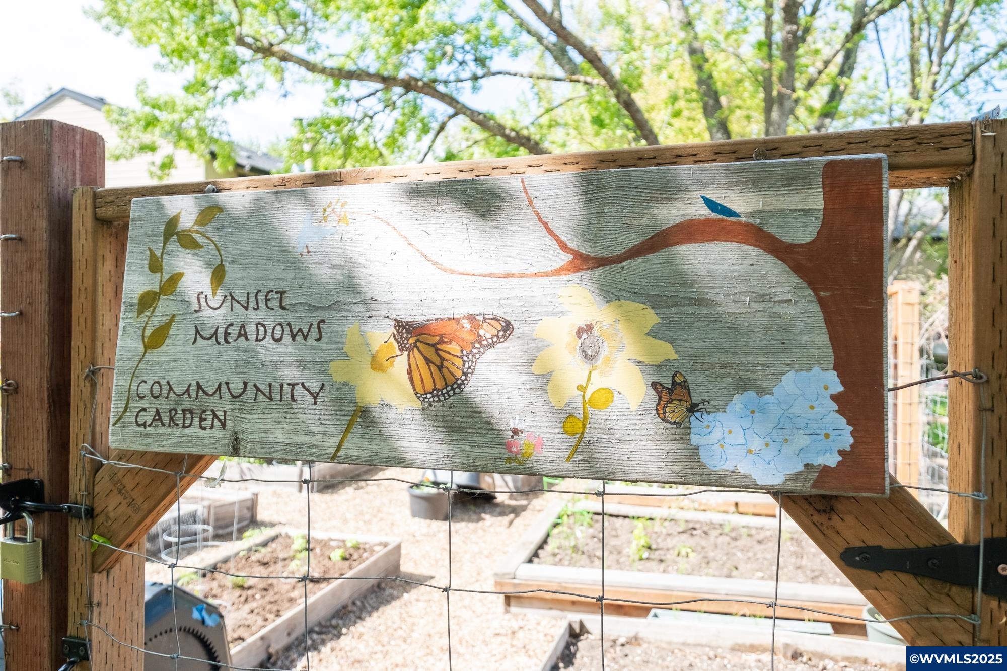 Eugene, Oregon 97402, United States, 2 Bedrooms Bedrooms, ,2 BathroomsBathrooms,Residential,Pending,125914