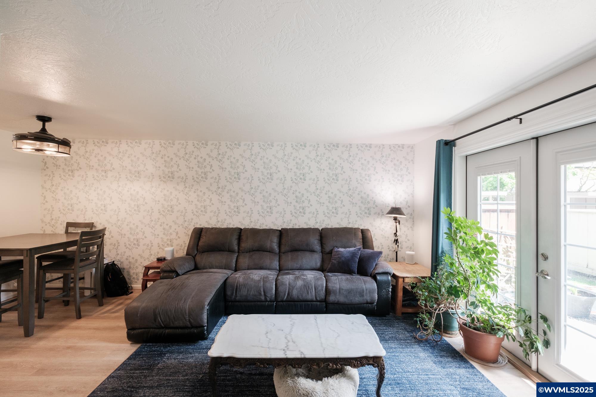 Eugene, Oregon 97402, United States, 2 Bedrooms Bedrooms, ,2 BathroomsBathrooms,Residential,Pending,125914