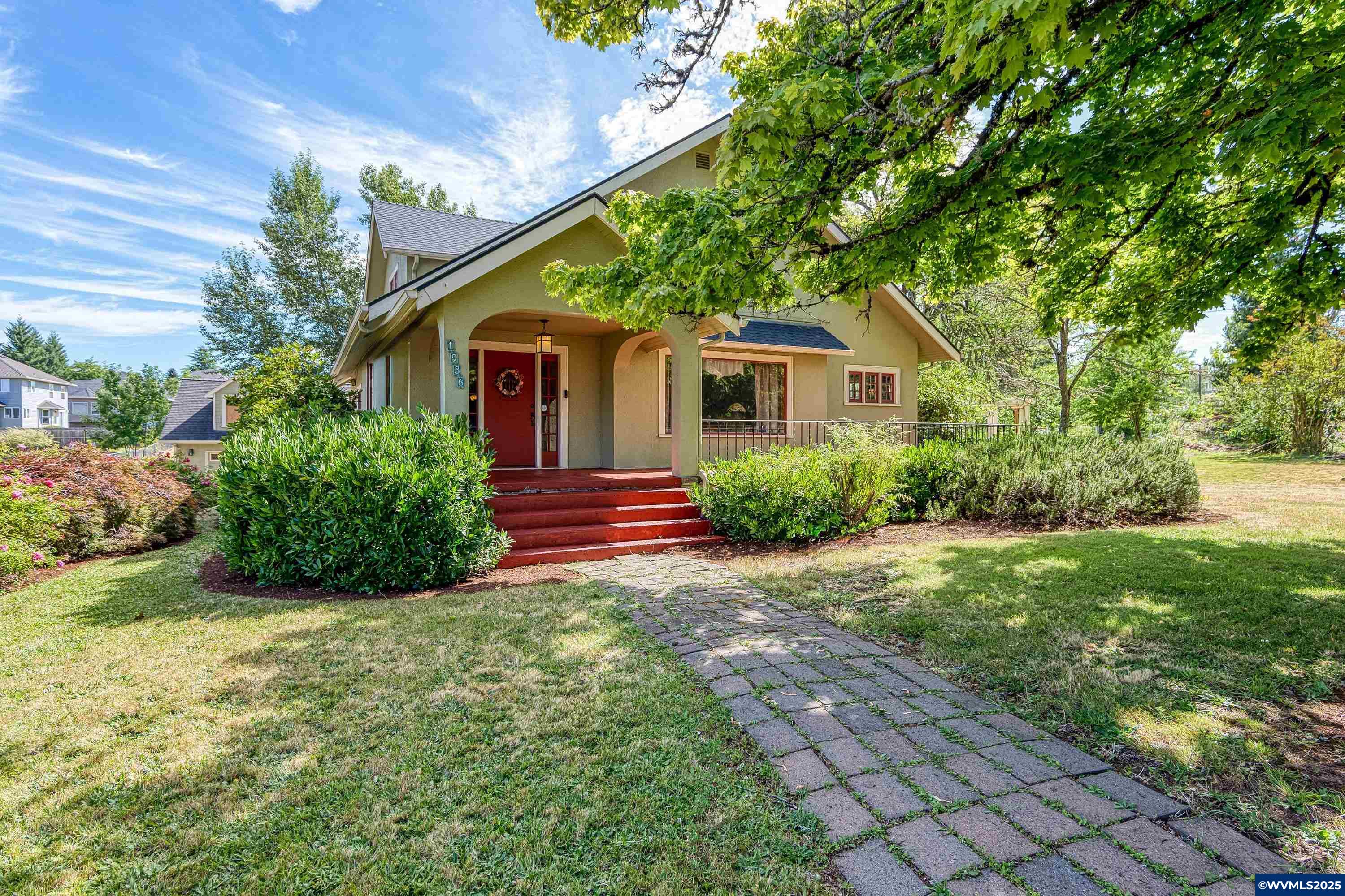 1936 Orchard Heights Rd NW