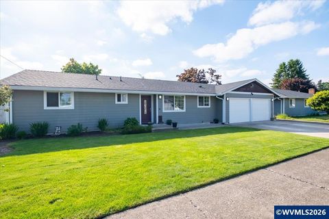 585 45th Pl NE Salem OR 97301