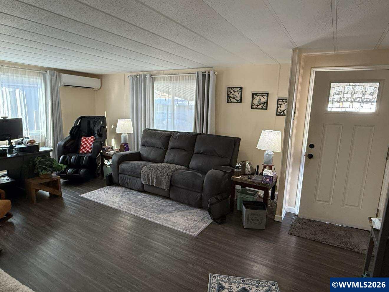 2232 42nd (#205) Av SE