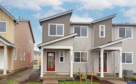 892 Sifuentez Ct Woodburn OR 97071