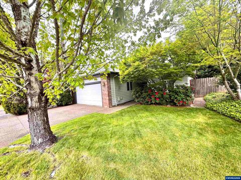3142 La Costa Lp S Salem OR 97302