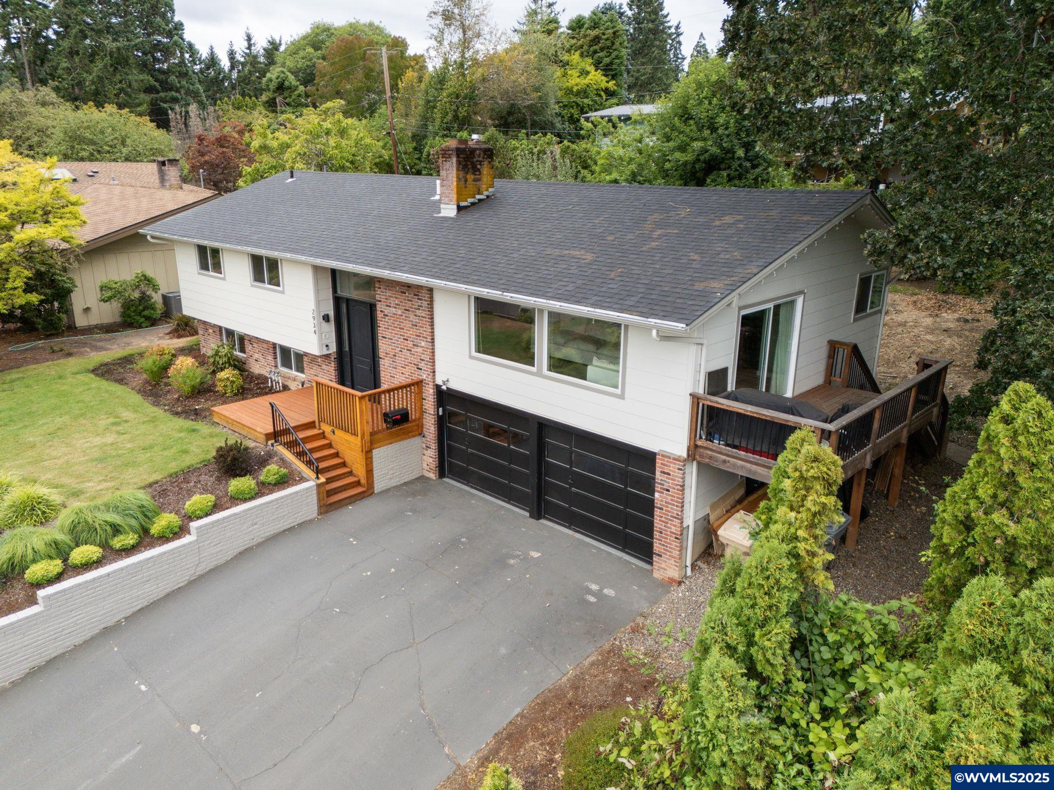 2934 NW Ashwood Dr