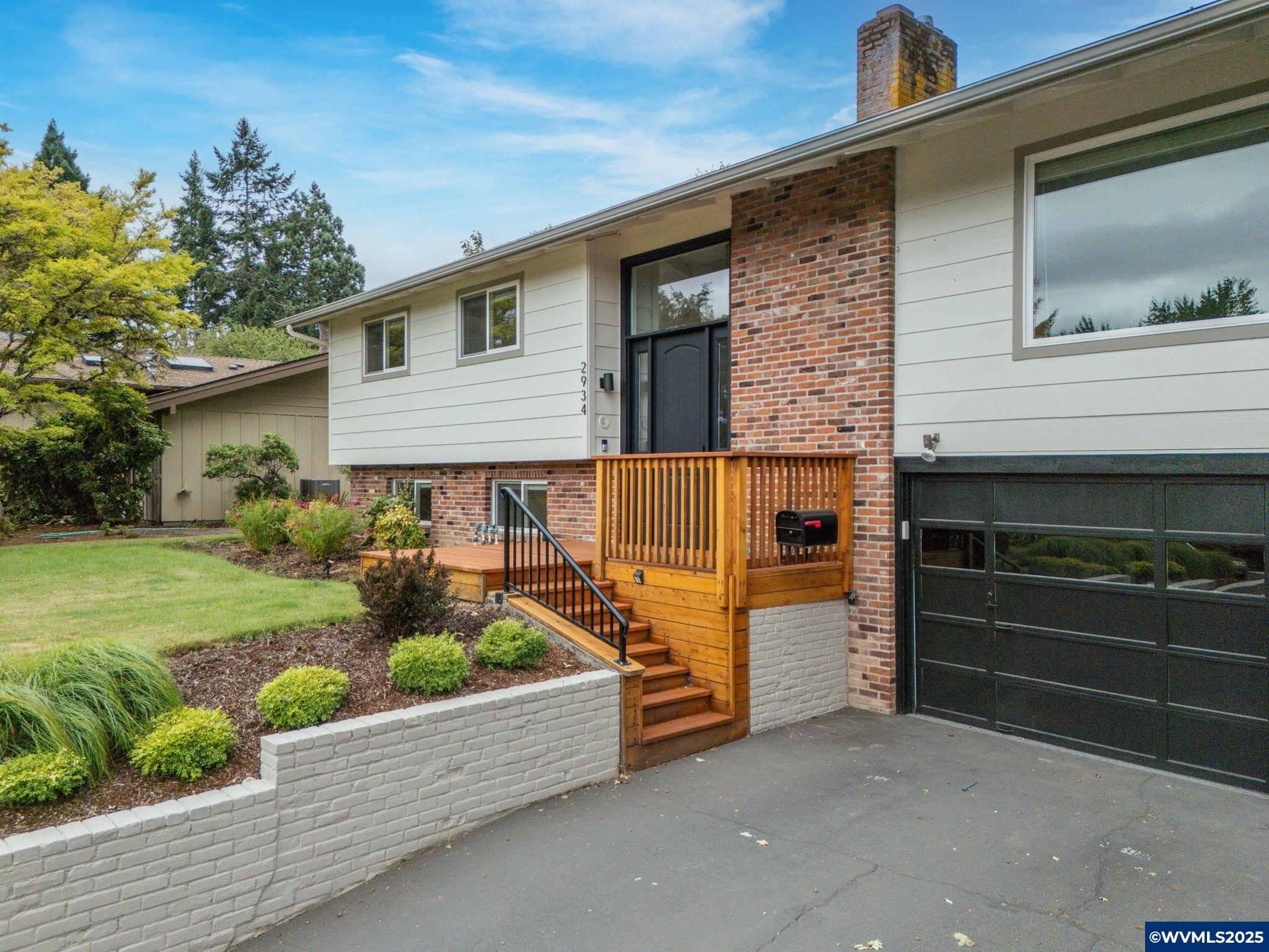 2934 NW Ashwood Dr
