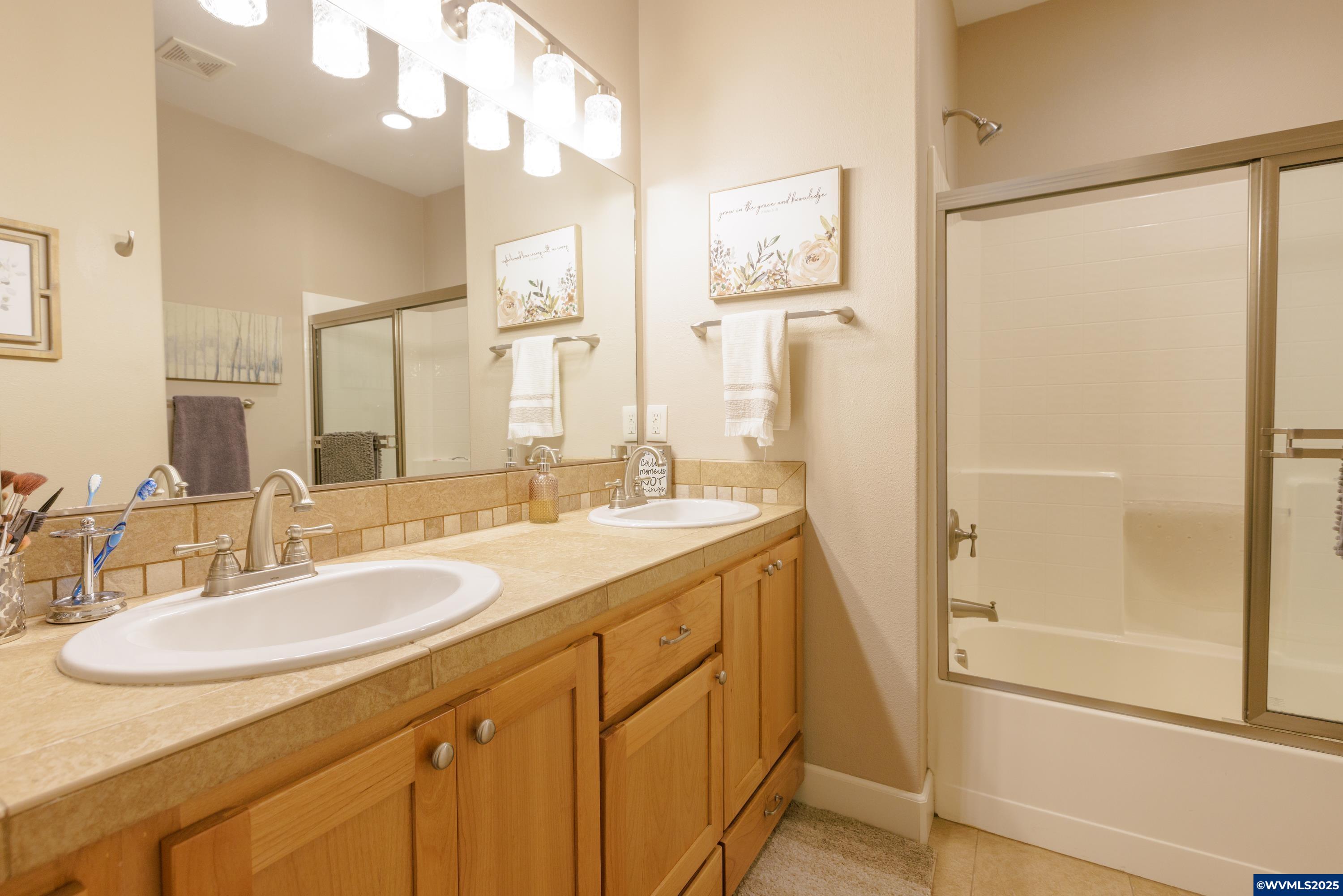 Salem, Oregon 97304, United States, 3 Bedrooms Bedrooms, ,3 BathroomsBathrooms,Residential,Active,116464