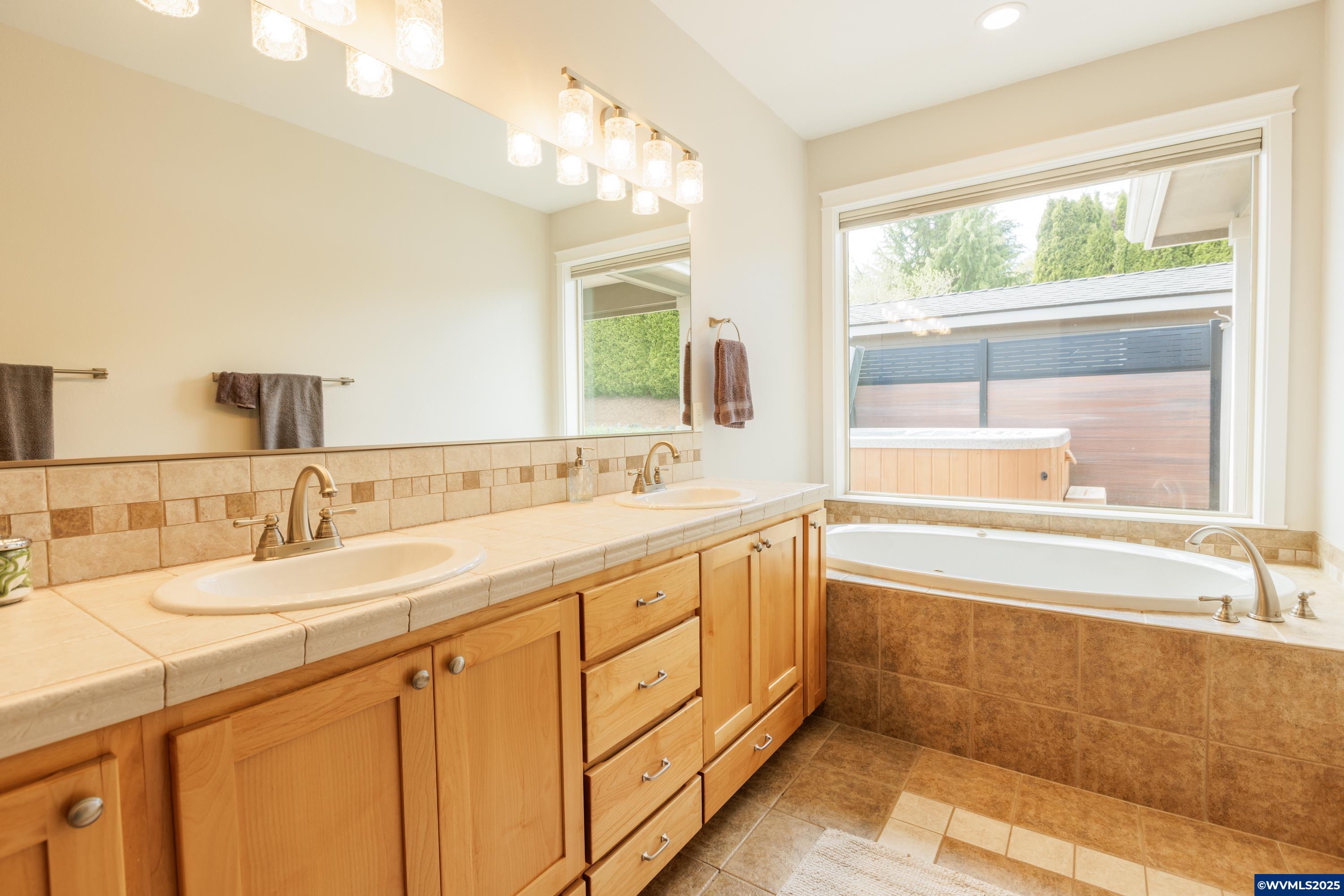 Salem, Oregon 97304, United States, 3 Bedrooms Bedrooms, ,3 BathroomsBathrooms,Residential,Active,116464