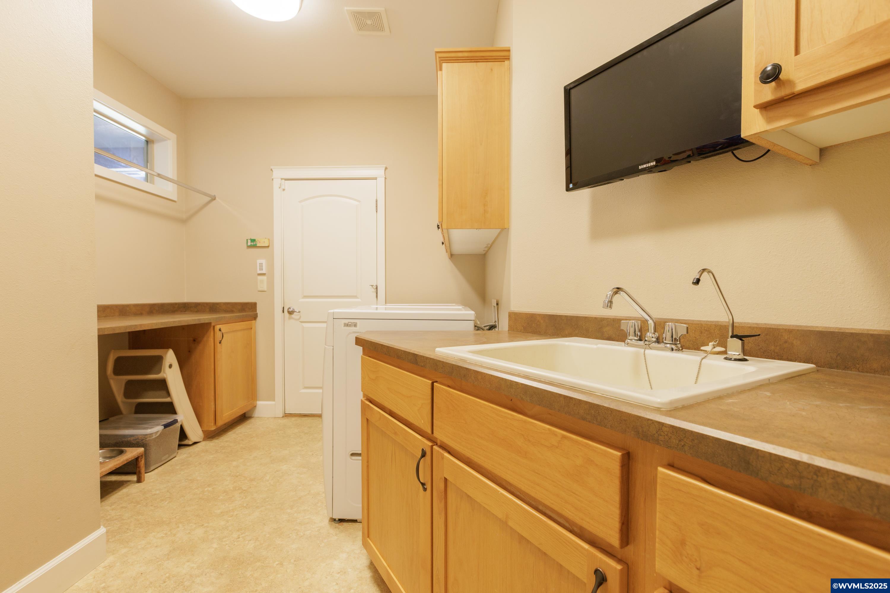 Salem, Oregon 97304, United States, 3 Bedrooms Bedrooms, ,3 BathroomsBathrooms,Residential,Active,116464