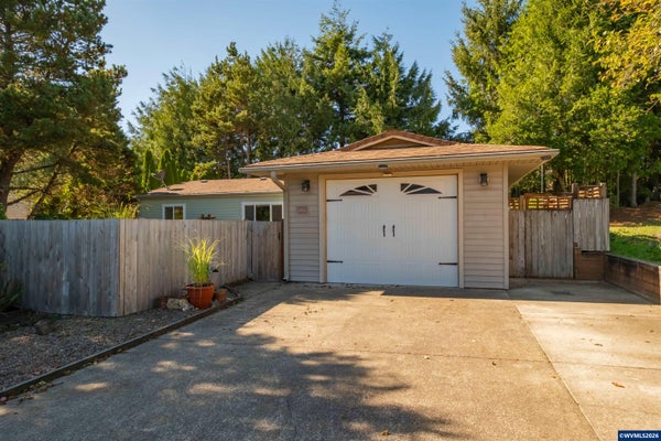 1410 SW FOREST PKW, WALDPORT, OR 97394 - Image 3c36c1e421d8fbcd872517a0c7452681/1214020563