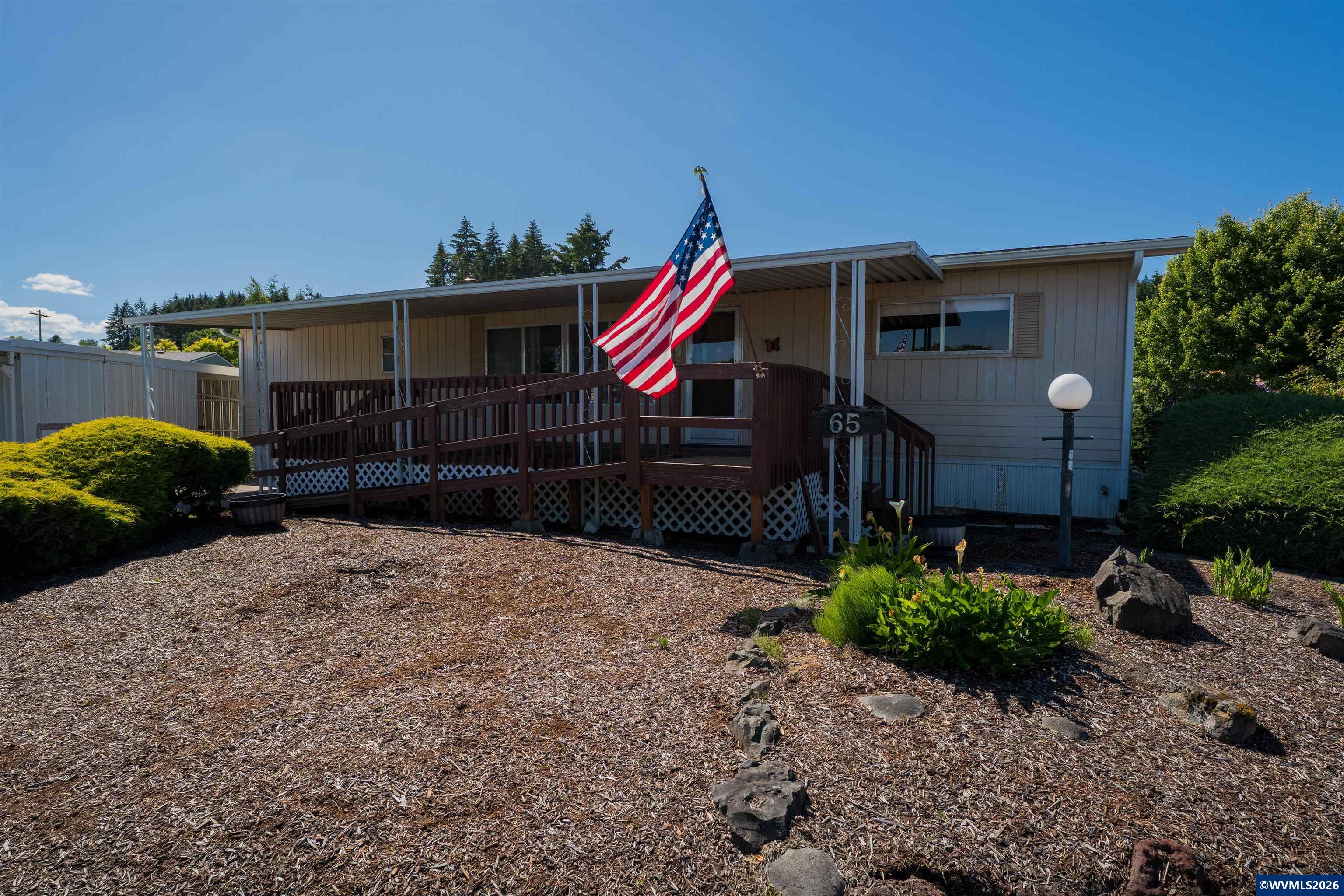 277 NE Conifer #65 Bl