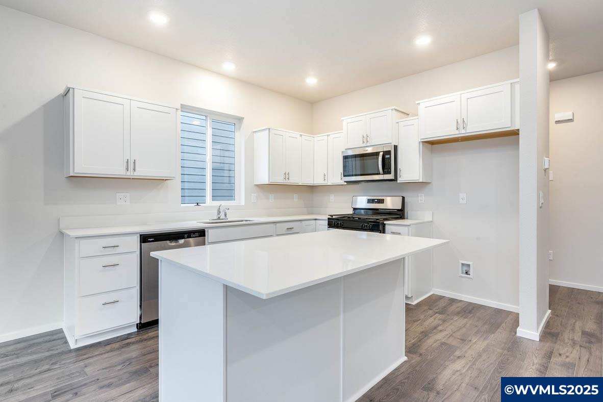 356 Greencrest St NE