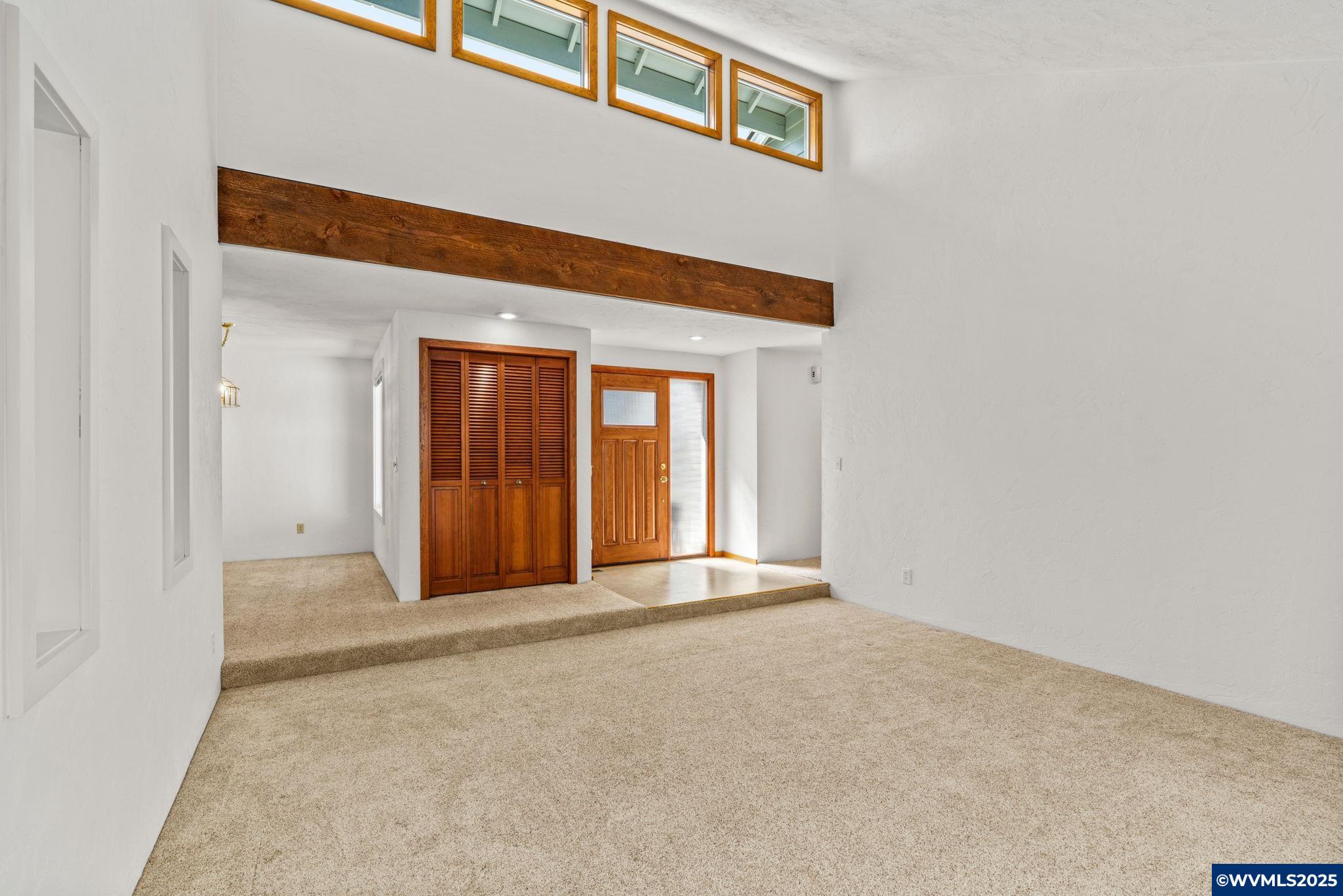 377 NW Autumn Pl