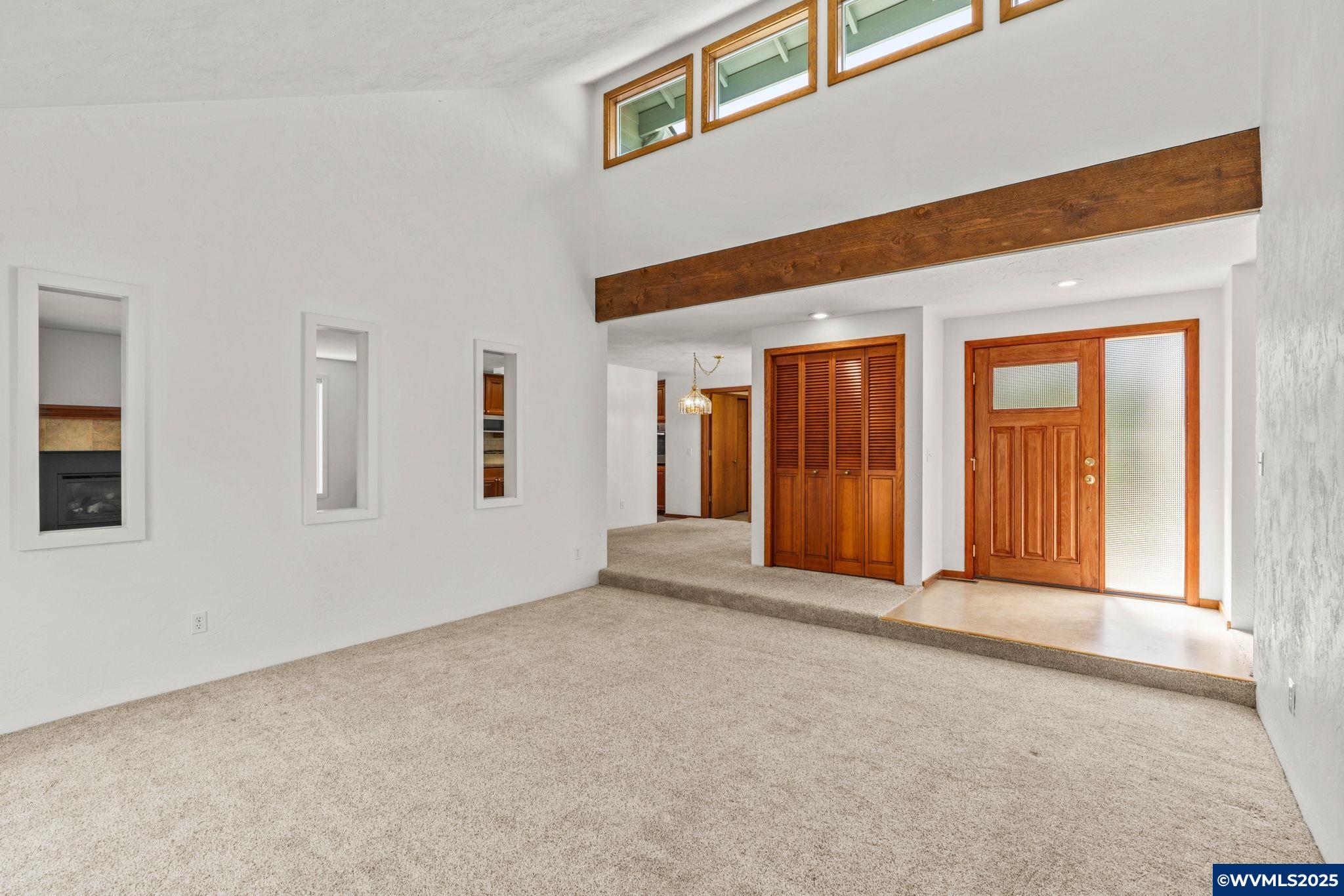 377 NW Autumn Pl