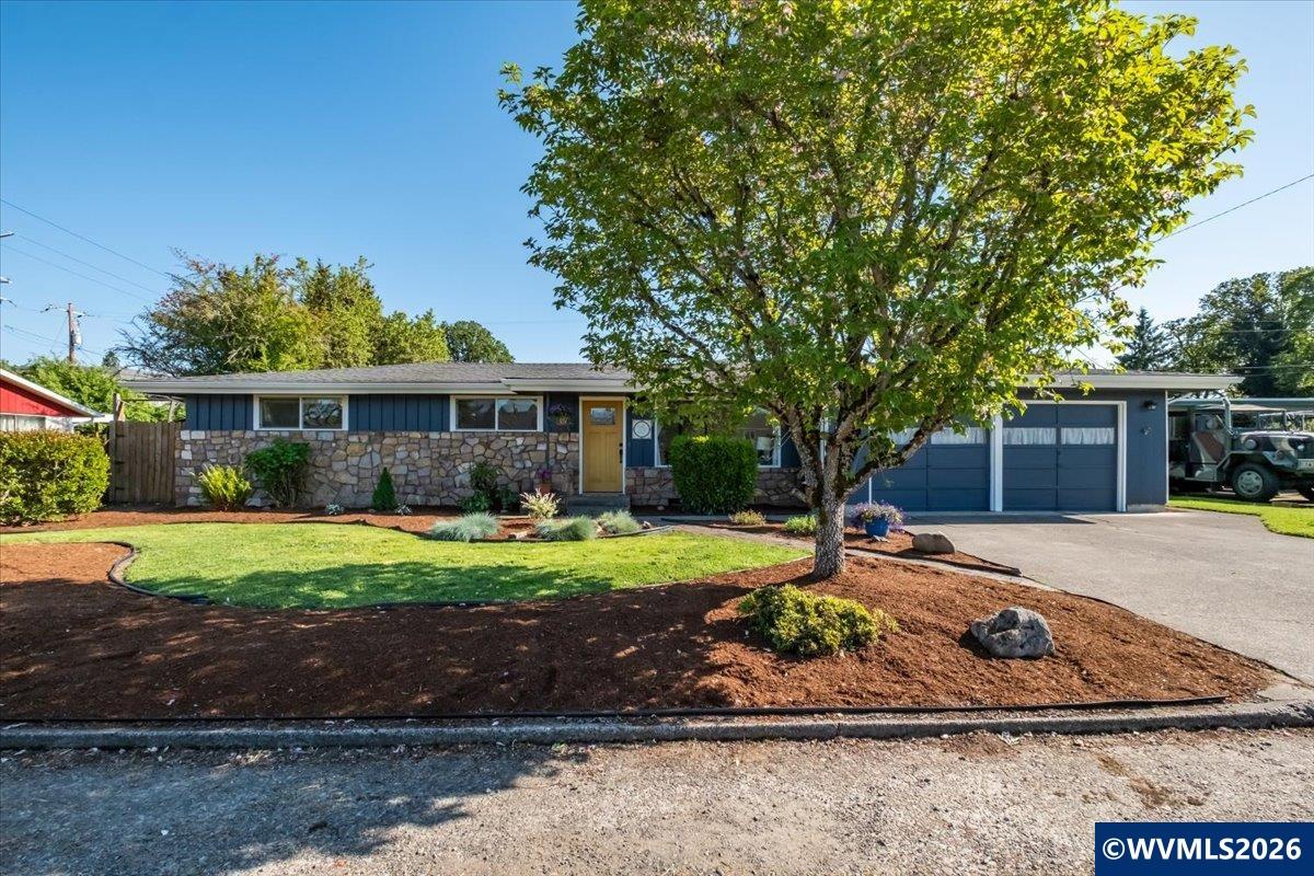 24 W Cedar Dr