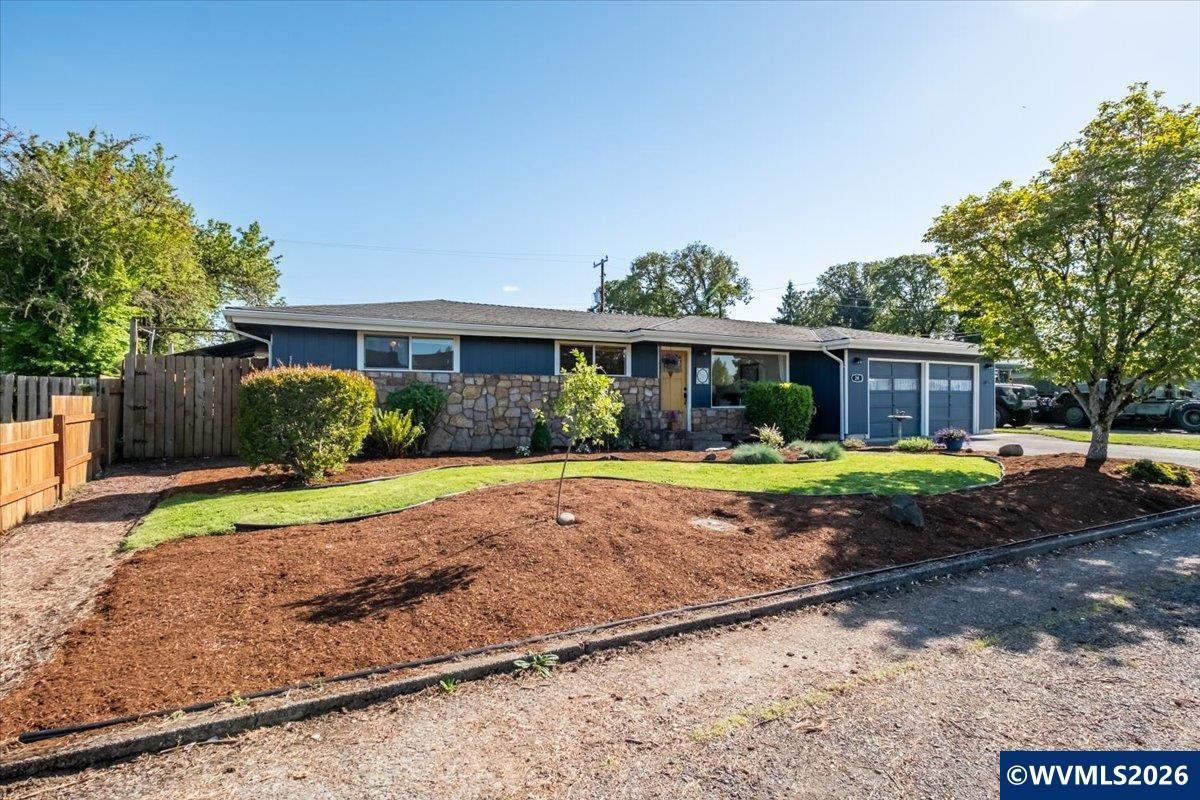 24 W Cedar Dr