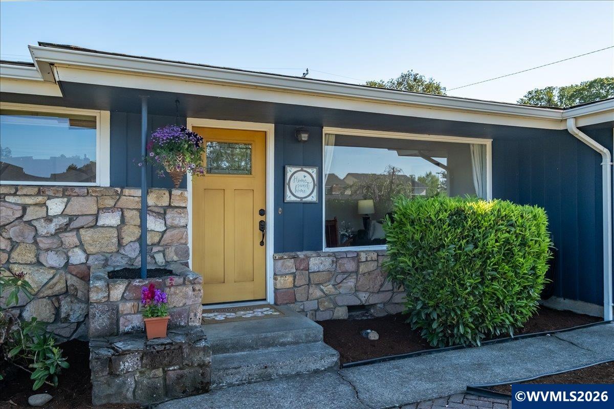 24 W Cedar Dr