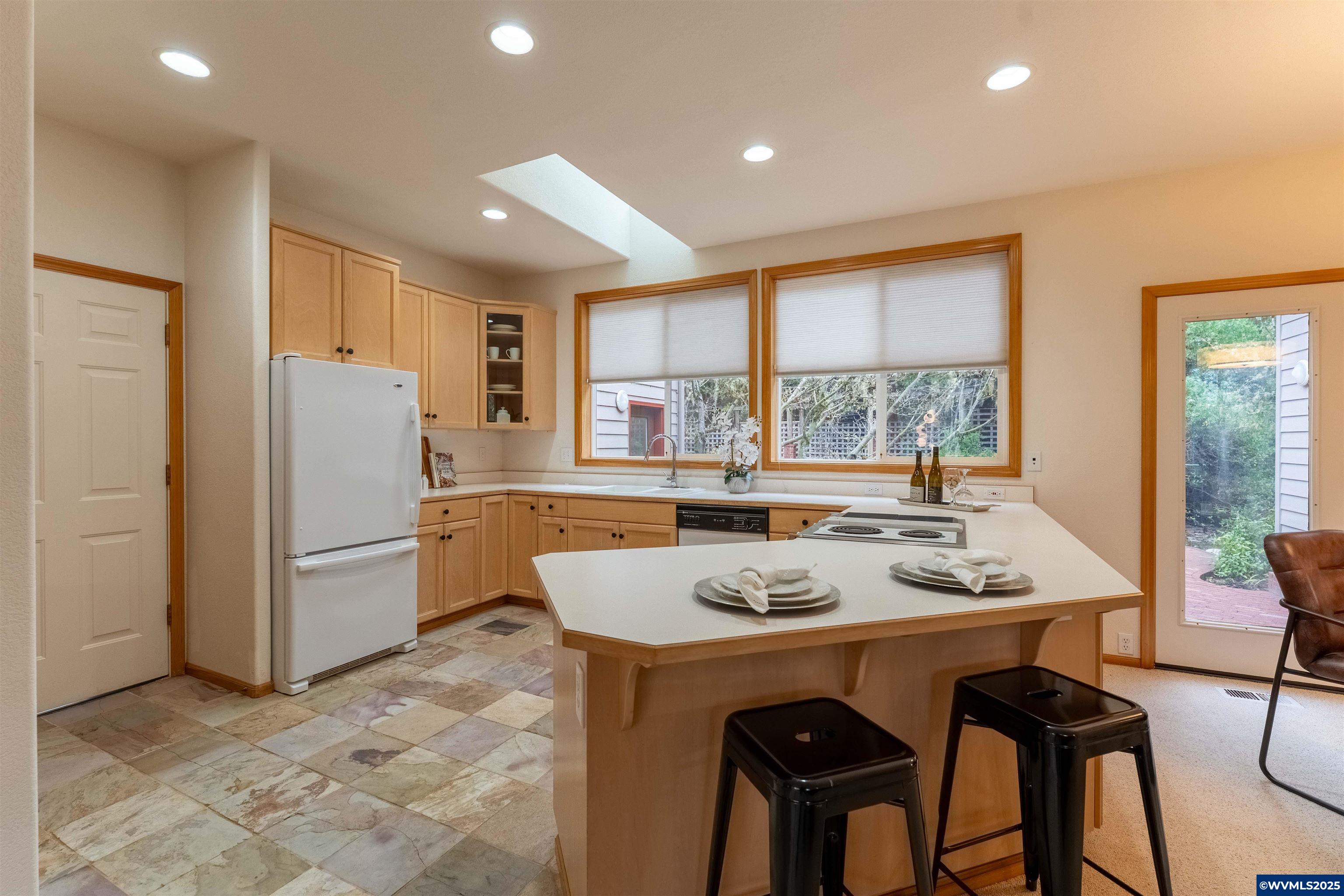 6613 SW West Hills Rd