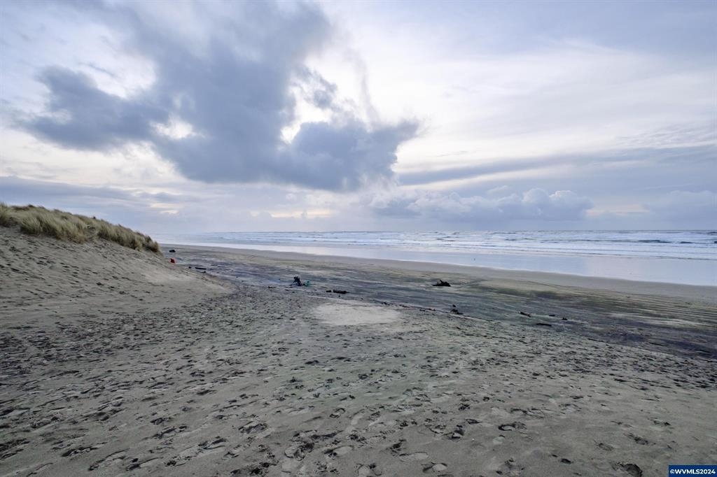 Newport, Oregon 97365, United States, ,Commercial,Active,22777