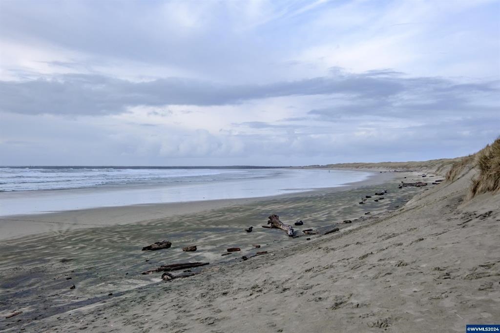 Newport, Oregon 97365, United States, ,Commercial,Active,22777