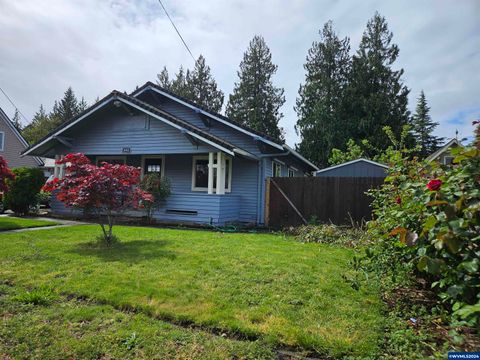 880 Young St, Woodburn, OR 97071 - MLS#: 816230