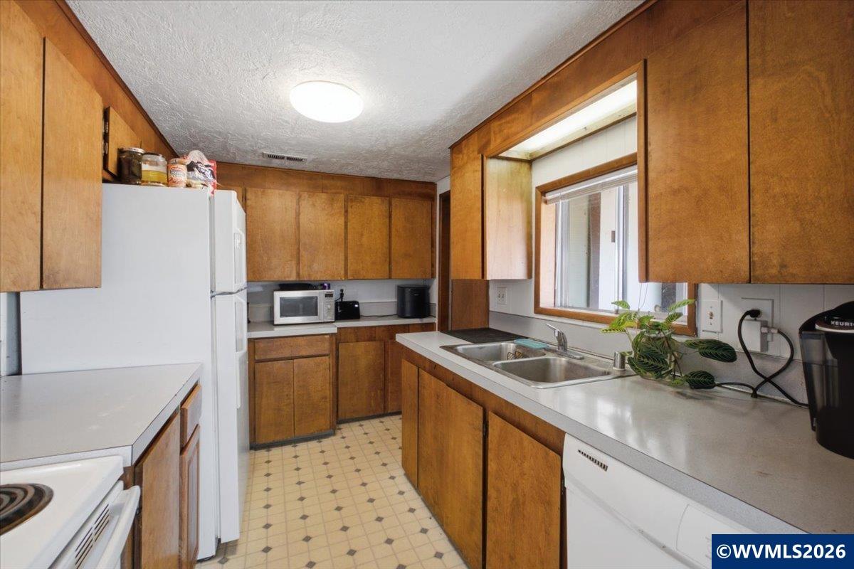 33120 S Meridian Rd, Woodburn, OR, 97071, USA, 3 Bedrooms Bedrooms, ,2 BathroomsBathrooms,Residential,Contingent,33120 S Meridian Rd,843094