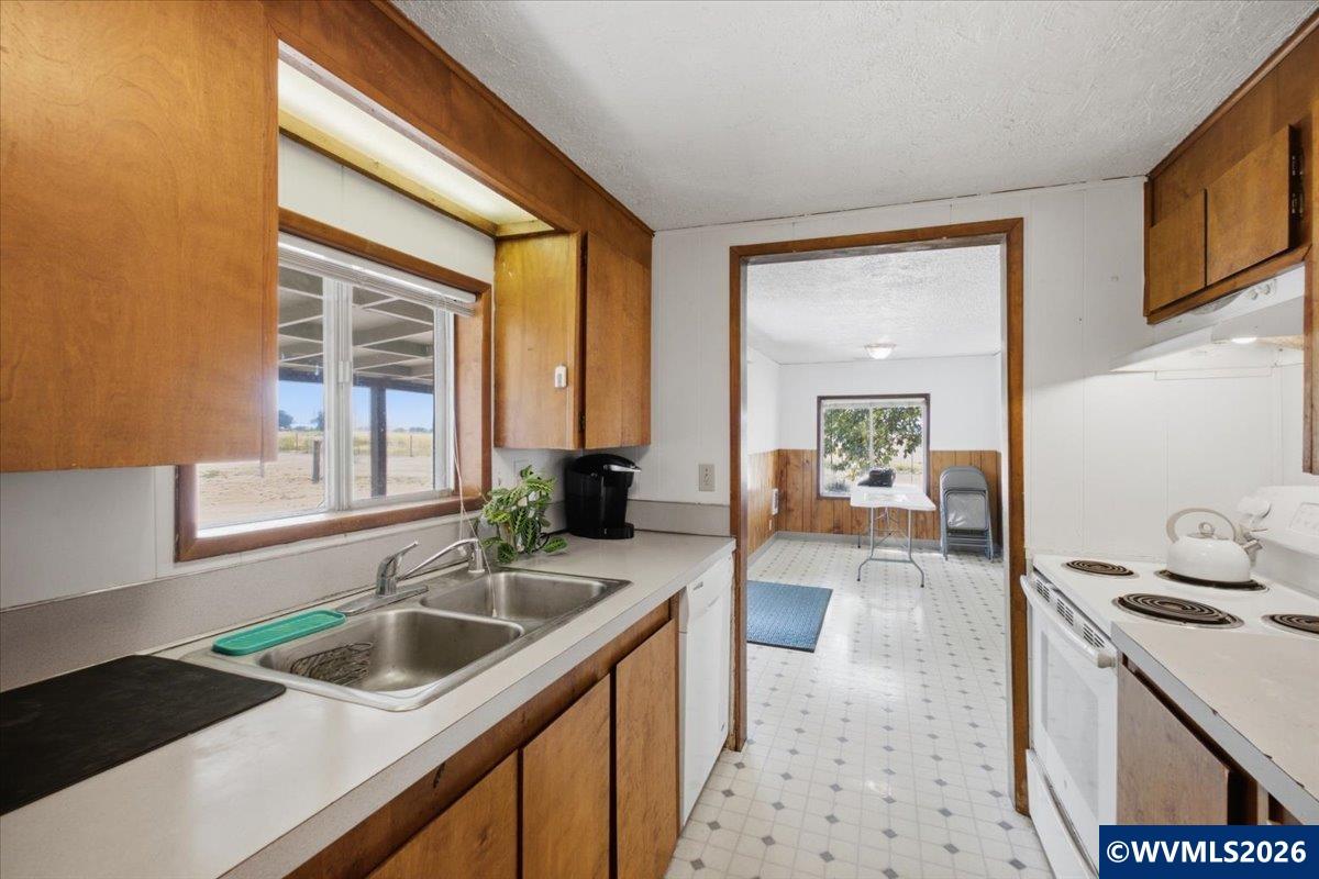 33120 S Meridian Rd, Woodburn, OR, 97071, USA, 3 Bedrooms Bedrooms, ,2 BathroomsBathrooms,Residential,Contingent,33120 S Meridian Rd,843094