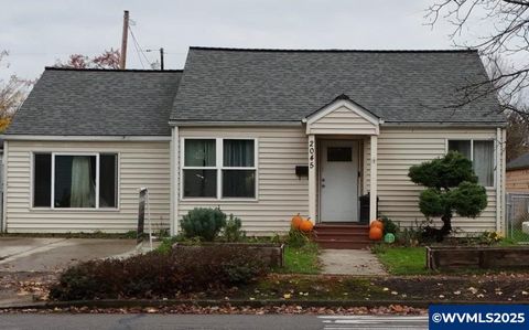2045 Liberty St NE Salem OR 97301