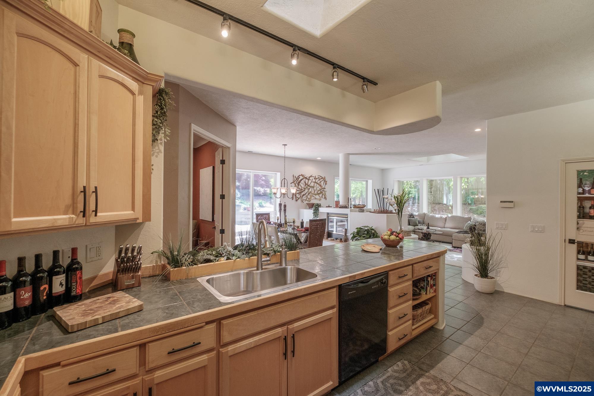 Salem, Oregon 97306, United States, 3 Bedrooms Bedrooms, ,2 BathroomsBathrooms,Residential,Active,120192