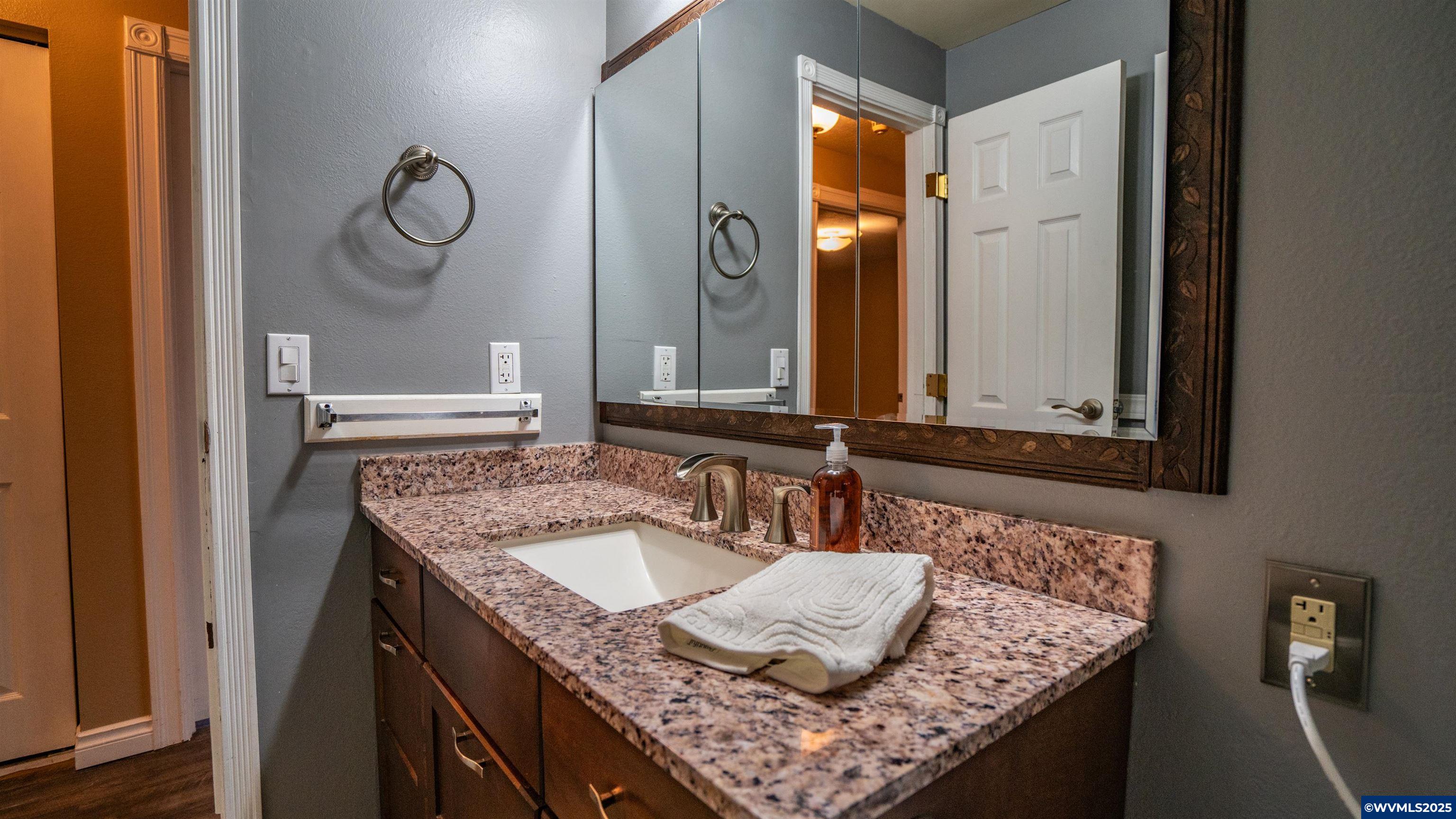 Salem, Oregon 97305, United States, 3 Bedrooms Bedrooms, ,2 BathroomsBathrooms,Residential,Active,255148