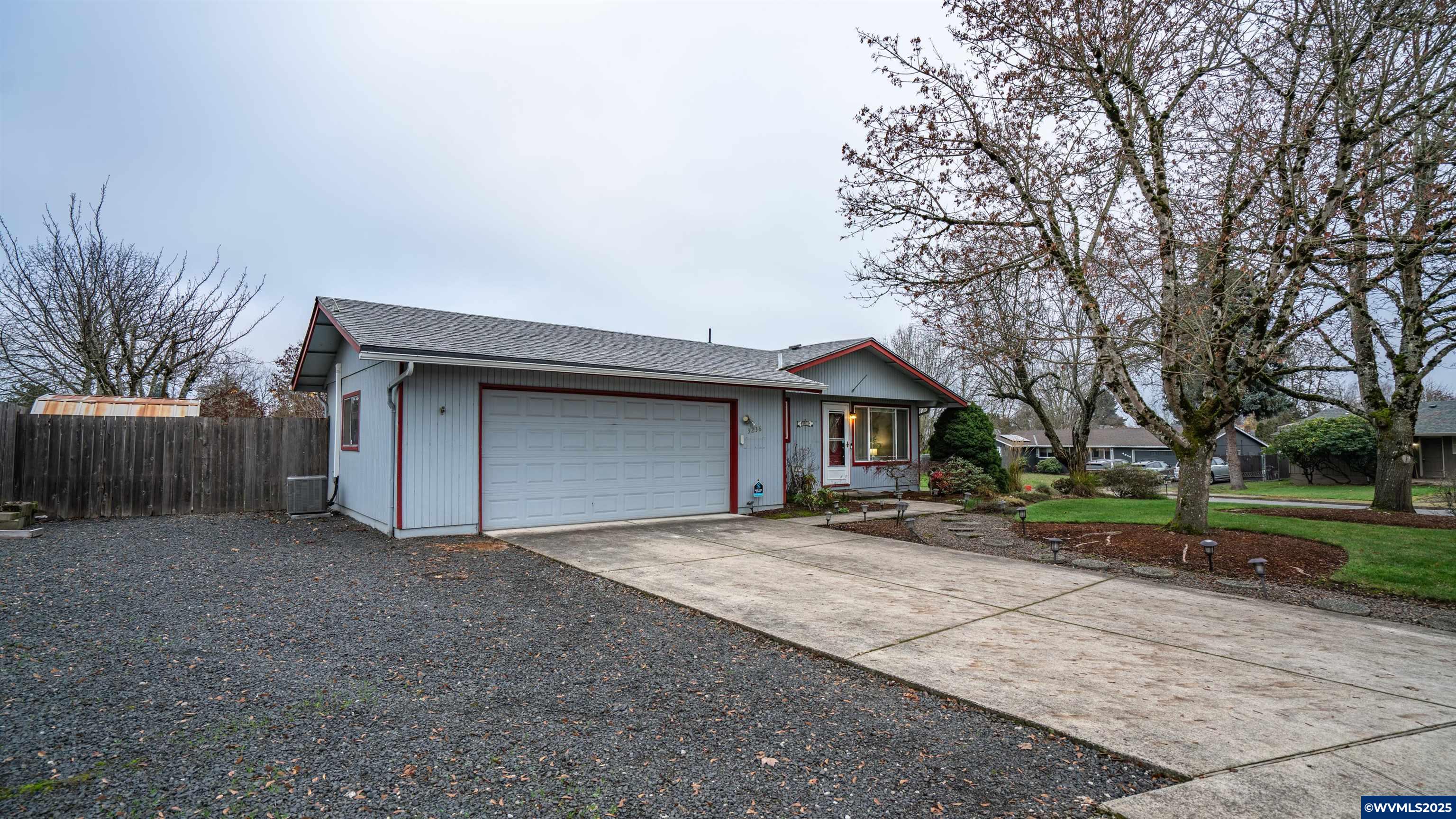 Salem, Oregon 97305, United States, 3 Bedrooms Bedrooms, ,2 BathroomsBathrooms,Residential,Active,255148