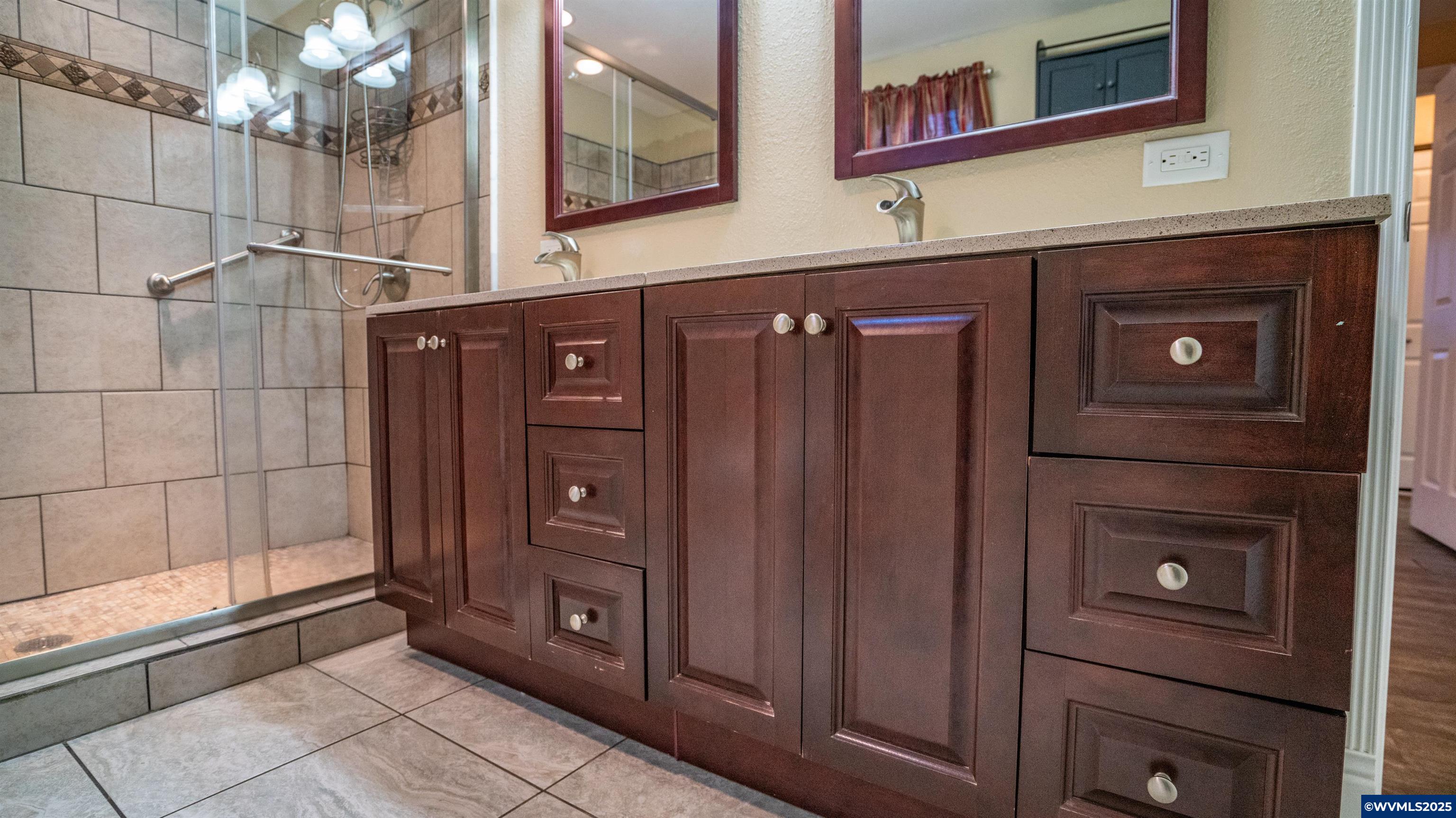 Salem, Oregon 97305, United States, 3 Bedrooms Bedrooms, ,2 BathroomsBathrooms,Residential,Active,255148