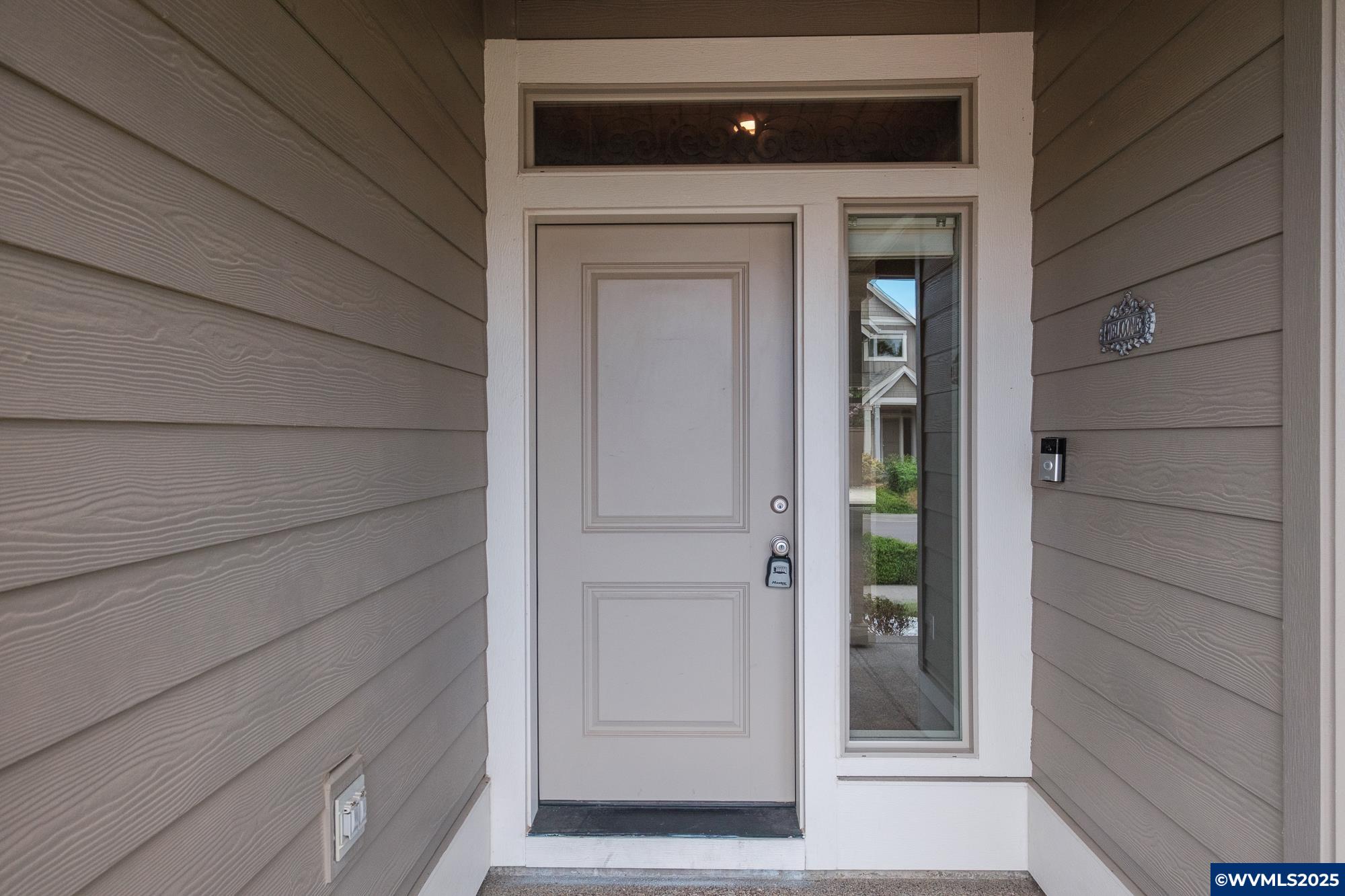 1242 N Lydia Av