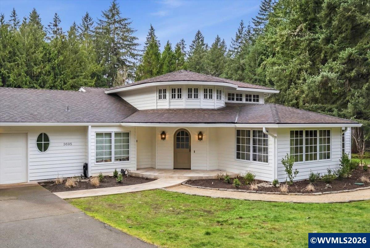 3585 Deer Lake Ct SE