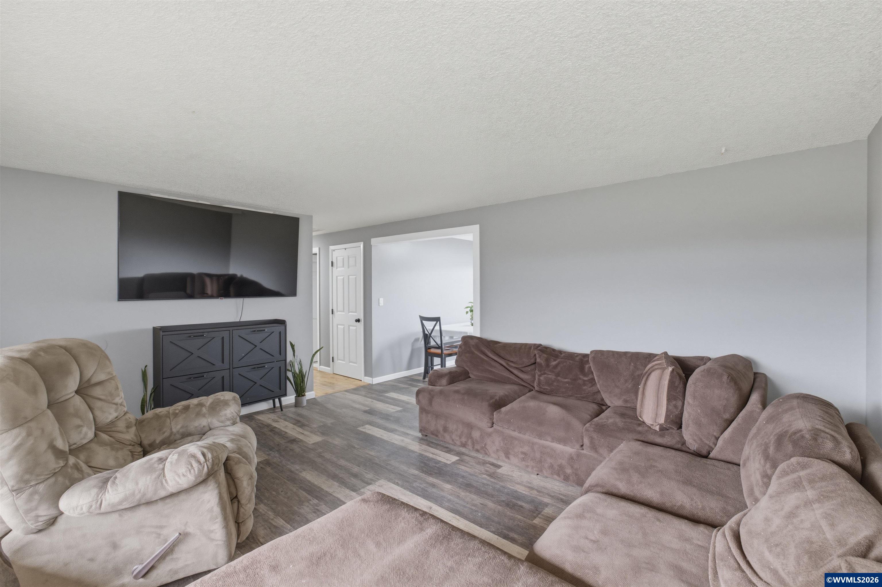 2860 NE Lancaster St