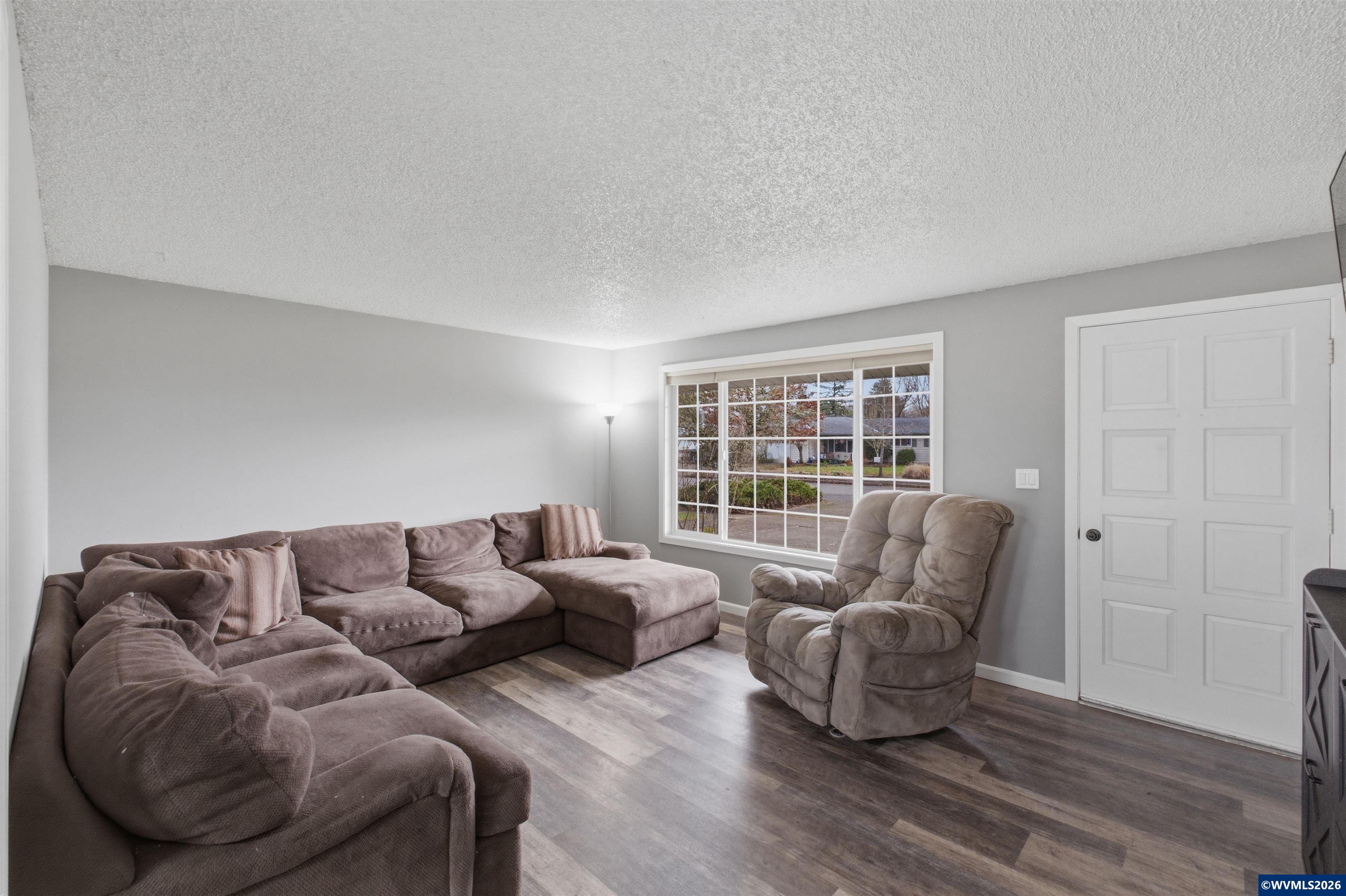 2860 NE Lancaster St