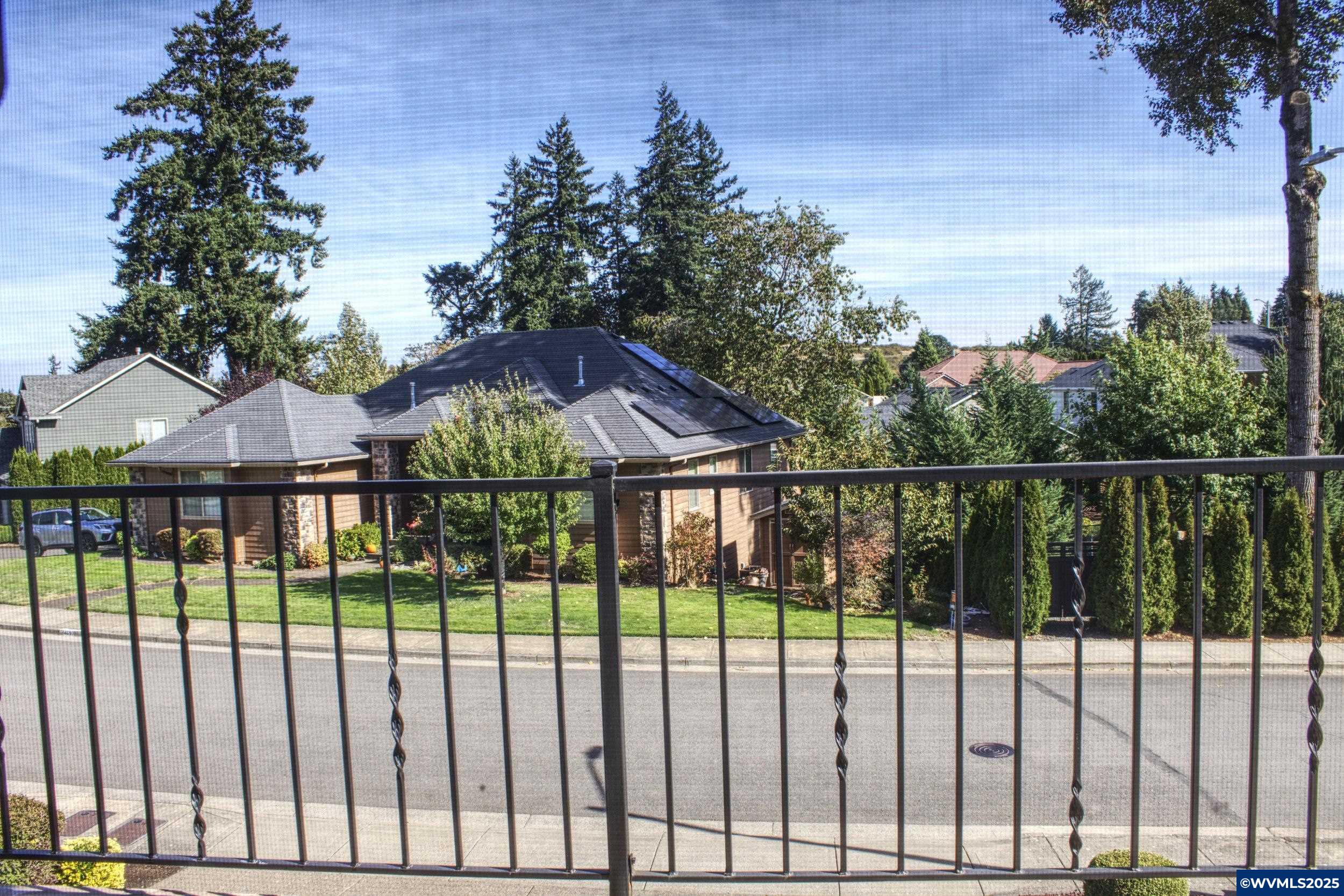 4697 Southampton Dr SE