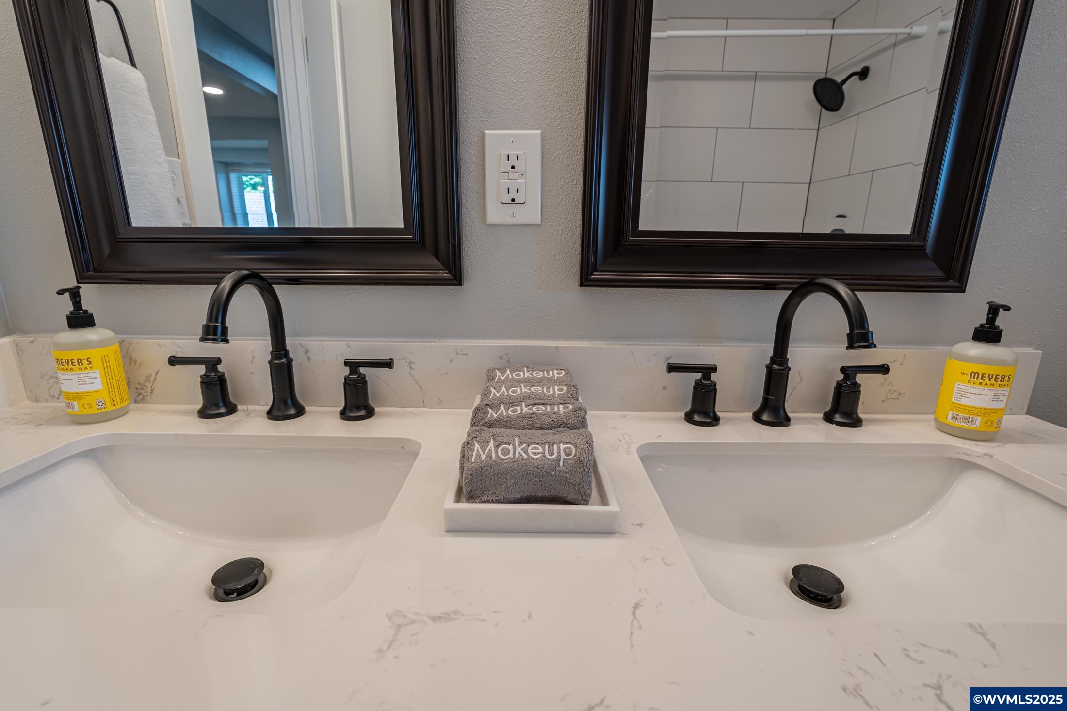 Independence, Oregon 97351, United States, 2 Bedrooms Bedrooms, ,1 BathroomBathrooms,Residential,Active,216876