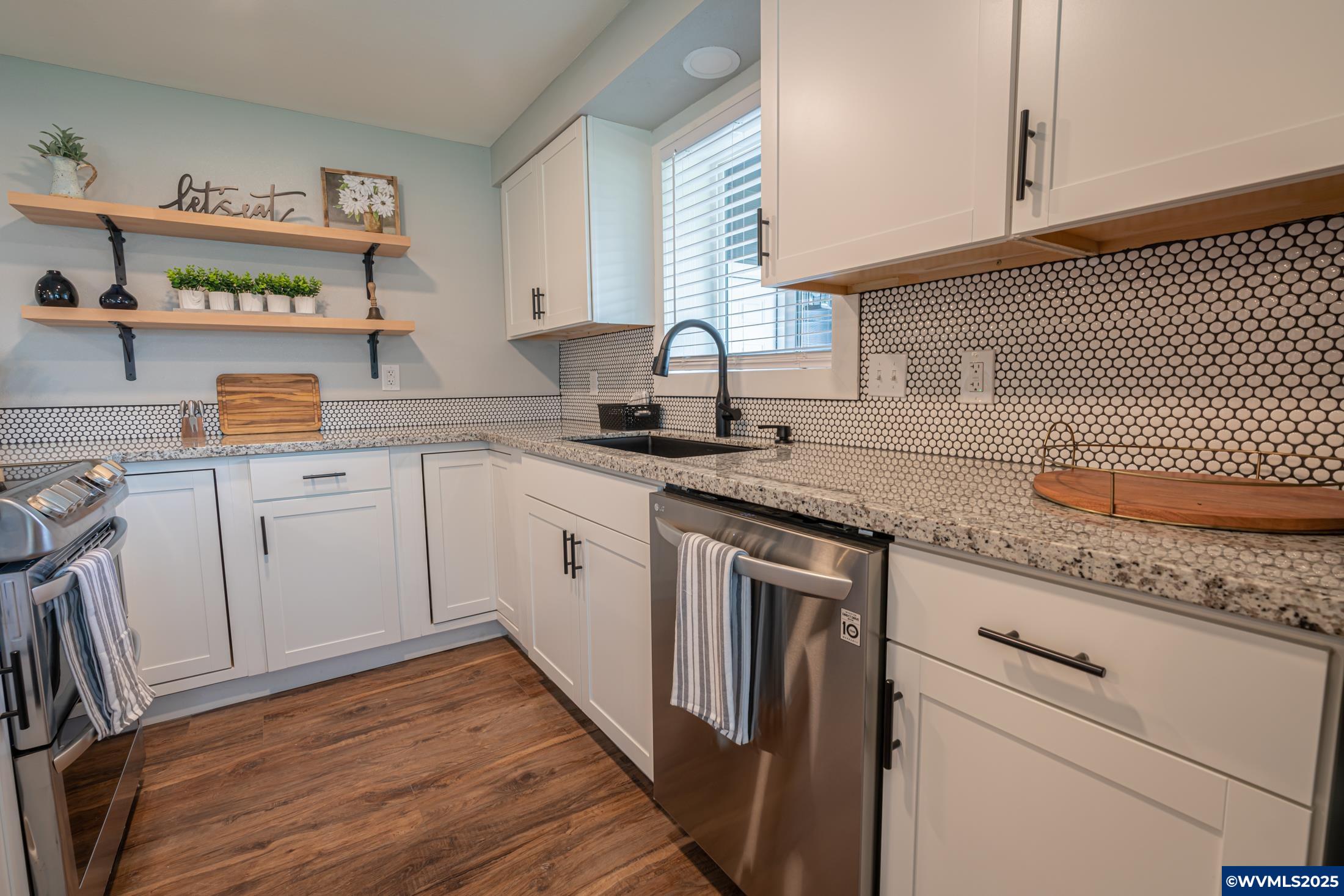 Independence, Oregon 97351, United States, 2 Bedrooms Bedrooms, ,1 BathroomBathrooms,Residential,Active,216876