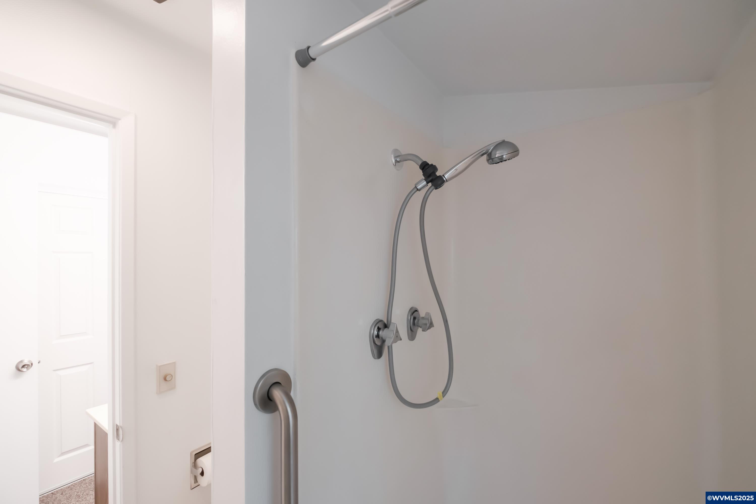 Florence, Oregon 97439, United States, 2 Bedrooms Bedrooms, ,2 BathroomsBathrooms,Residential,Active,95482