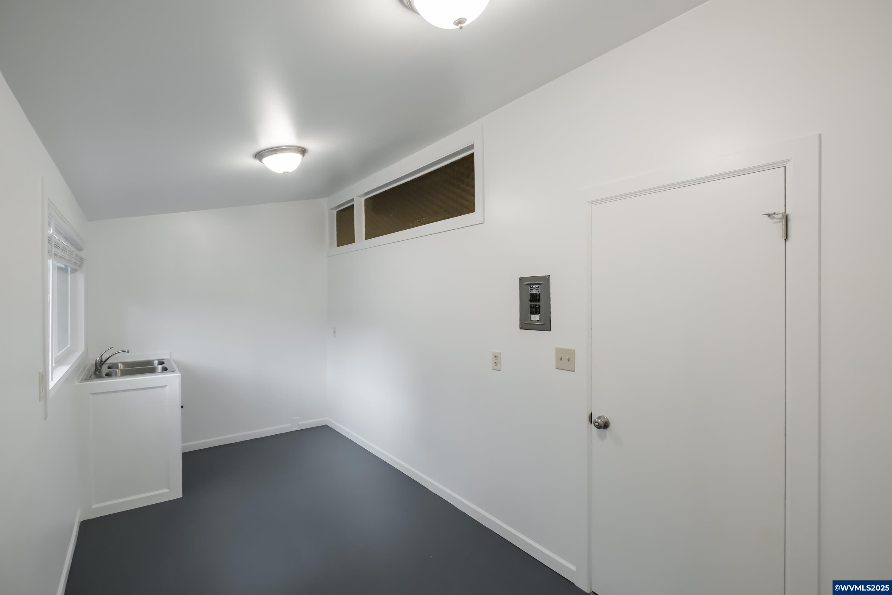 Florence, Oregon 97439, United States, 2 Bedrooms Bedrooms, ,2 BathroomsBathrooms,Residential,Active,95482