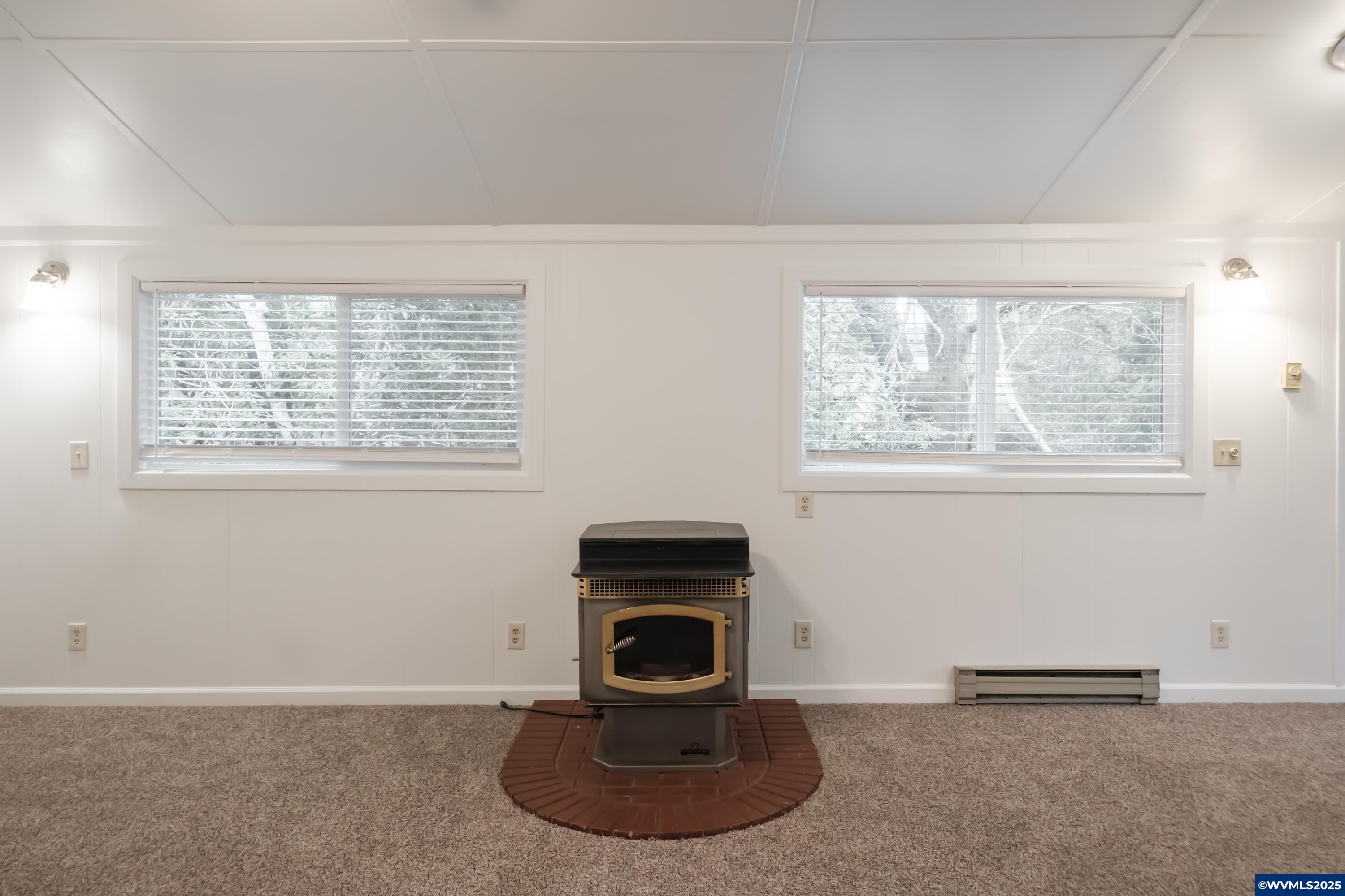 Florence, Oregon 97439, United States, 2 Bedrooms Bedrooms, ,2 BathroomsBathrooms,Residential,Active,95482