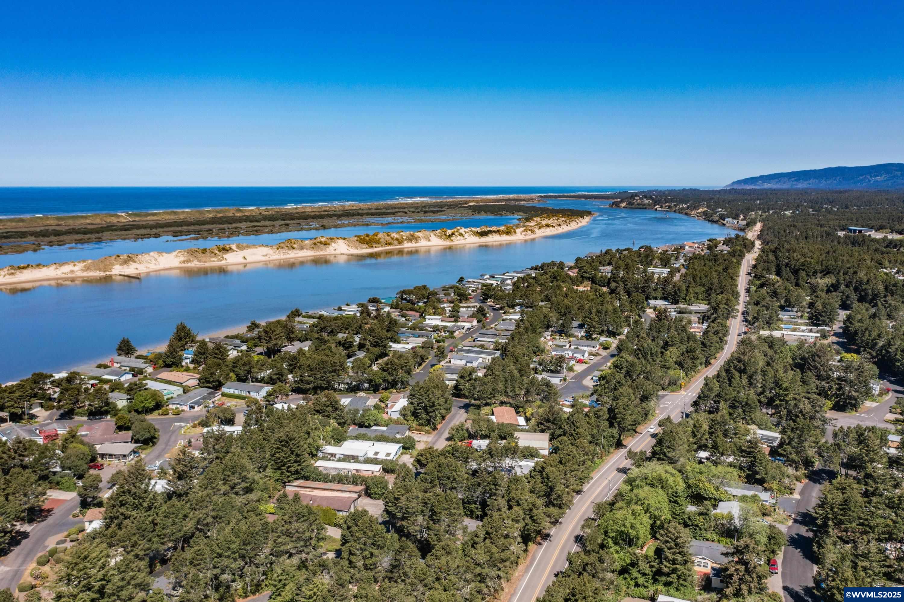 Florence, Oregon 97439, United States, 2 Bedrooms Bedrooms, ,2 BathroomsBathrooms,Residential,Active,95482