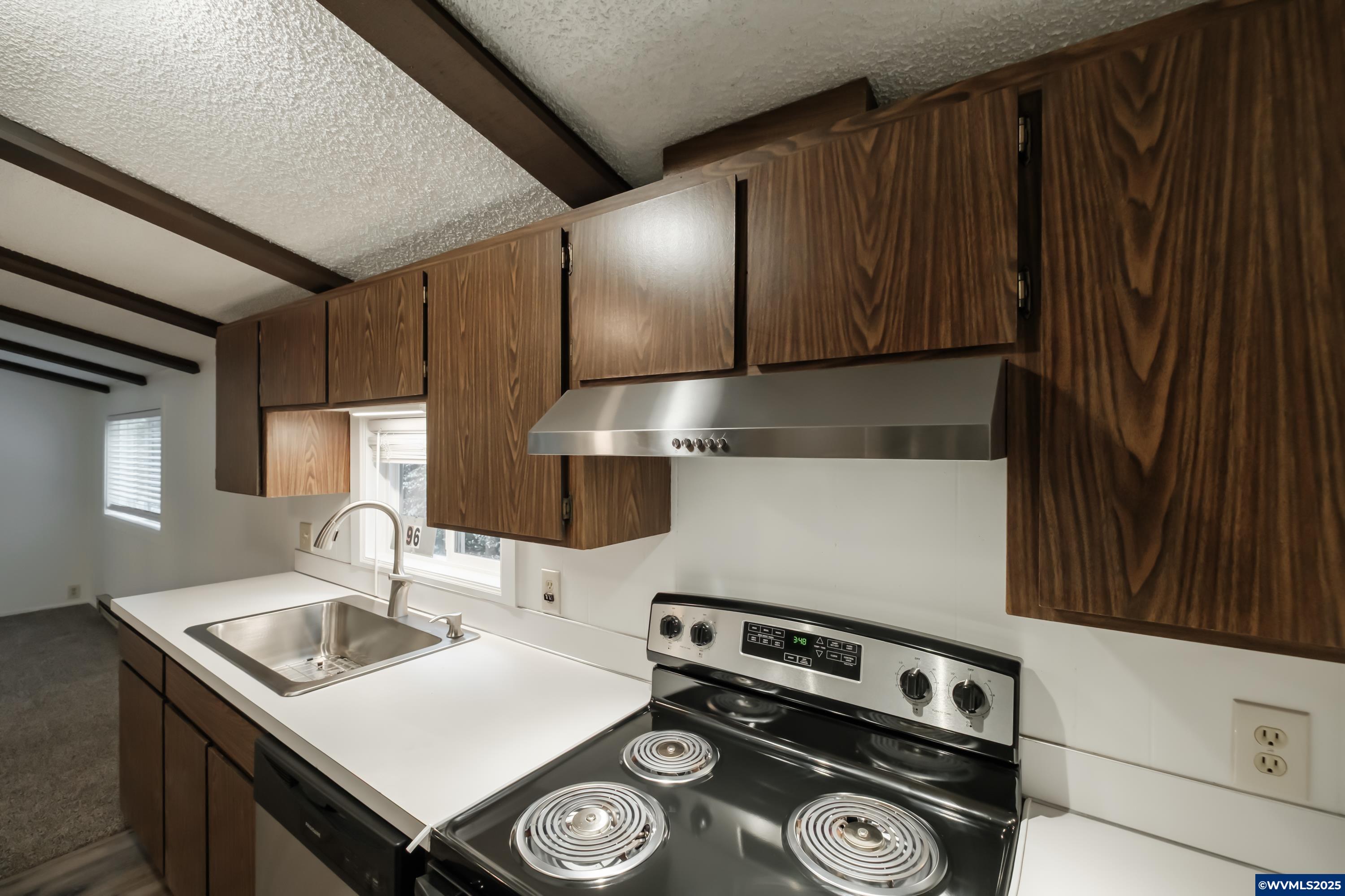 Florence, Oregon 97439, United States, 2 Bedrooms Bedrooms, ,2 BathroomsBathrooms,Residential,Active,95482